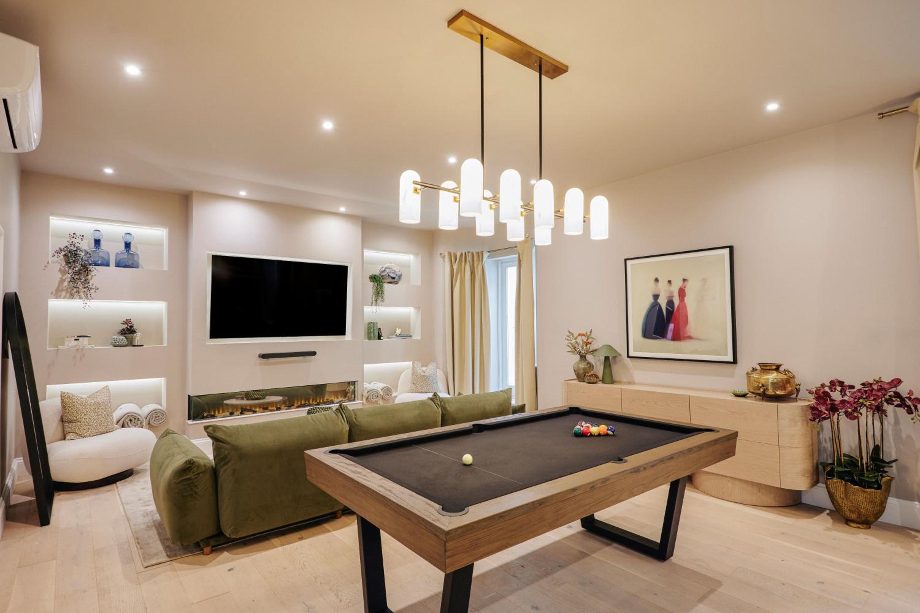 Luxury Fulham Townhouse with a Bar & Games Room
