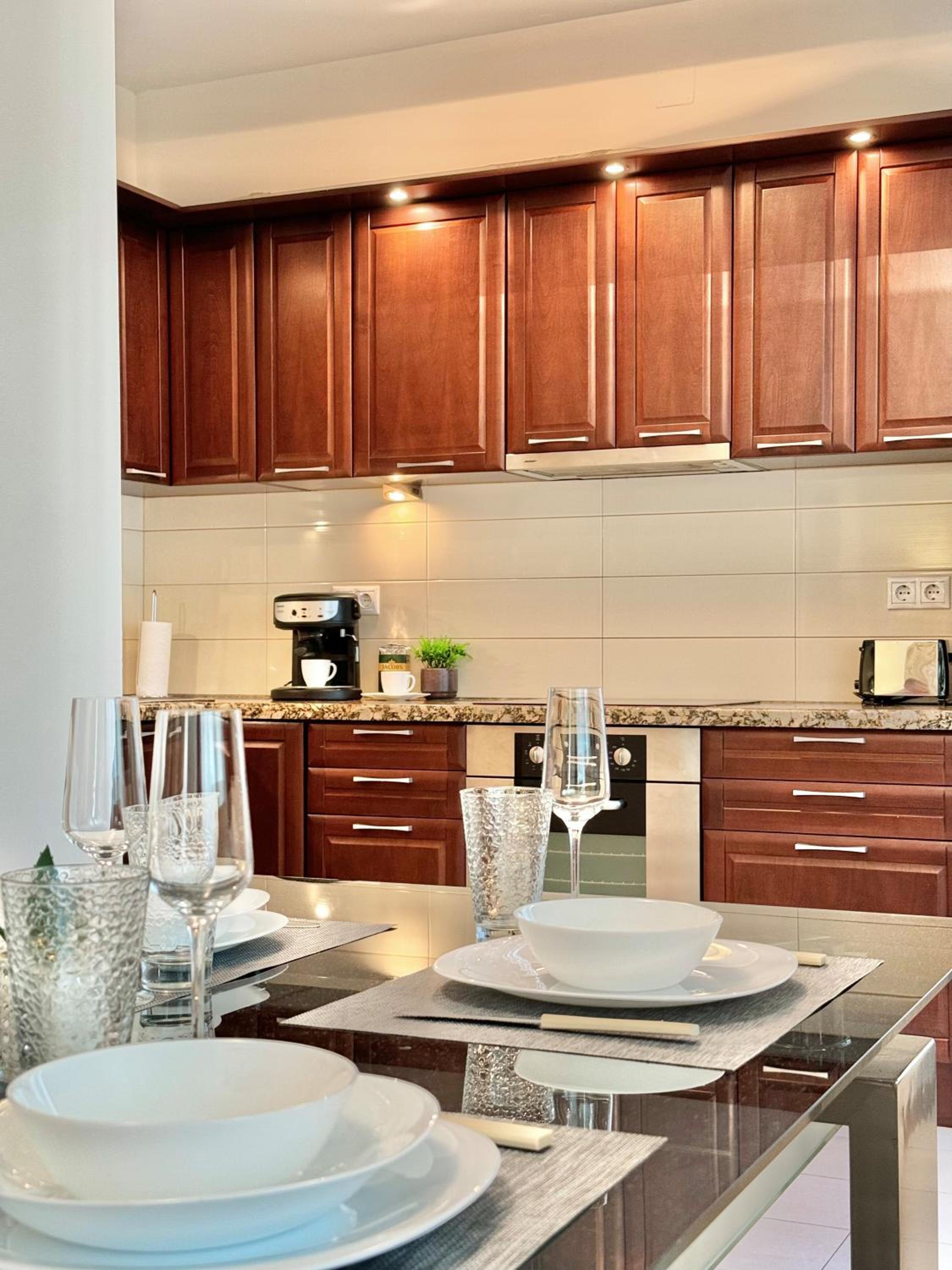 Classy & Spacious Аpartment next to National Palace of Culture for 4 Guests