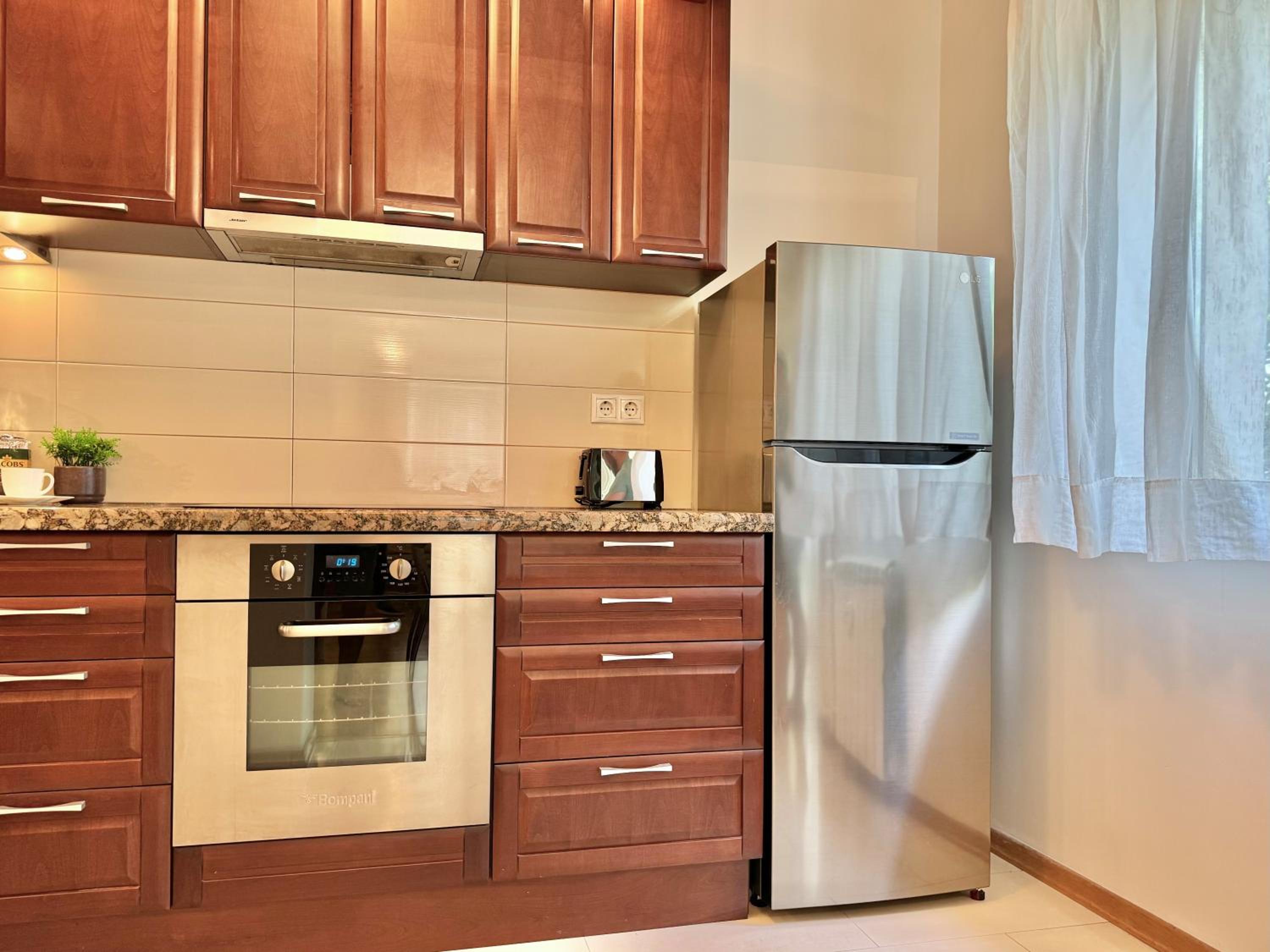 Classy & Spacious Аpartment next to National Palace of Culture for 4 Guests
