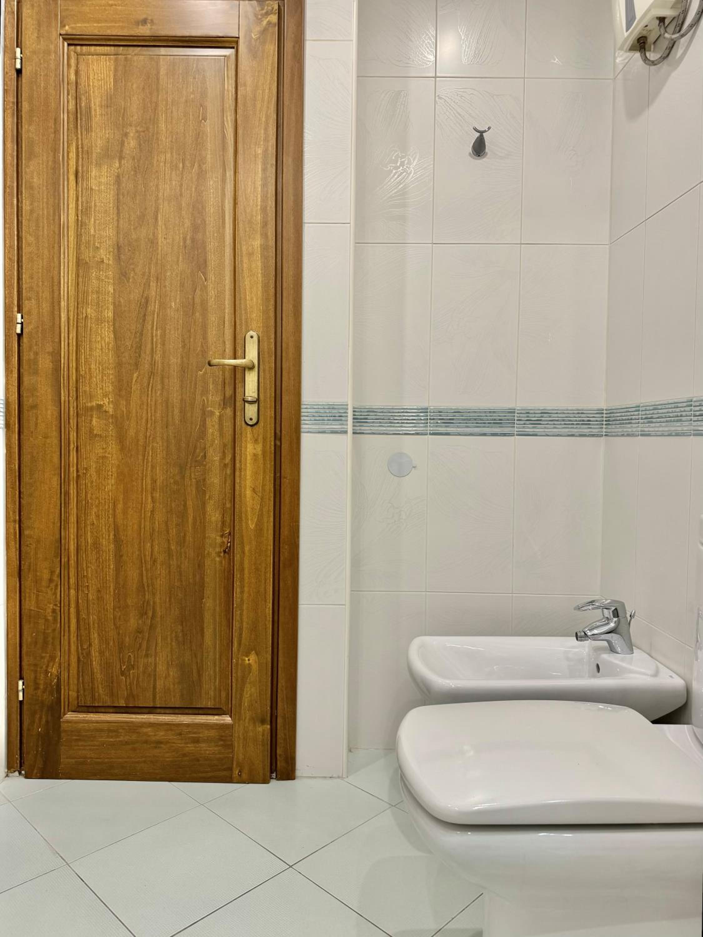 Classy & Spacious Аpartment next to National Palace of Culture for 4 Guests