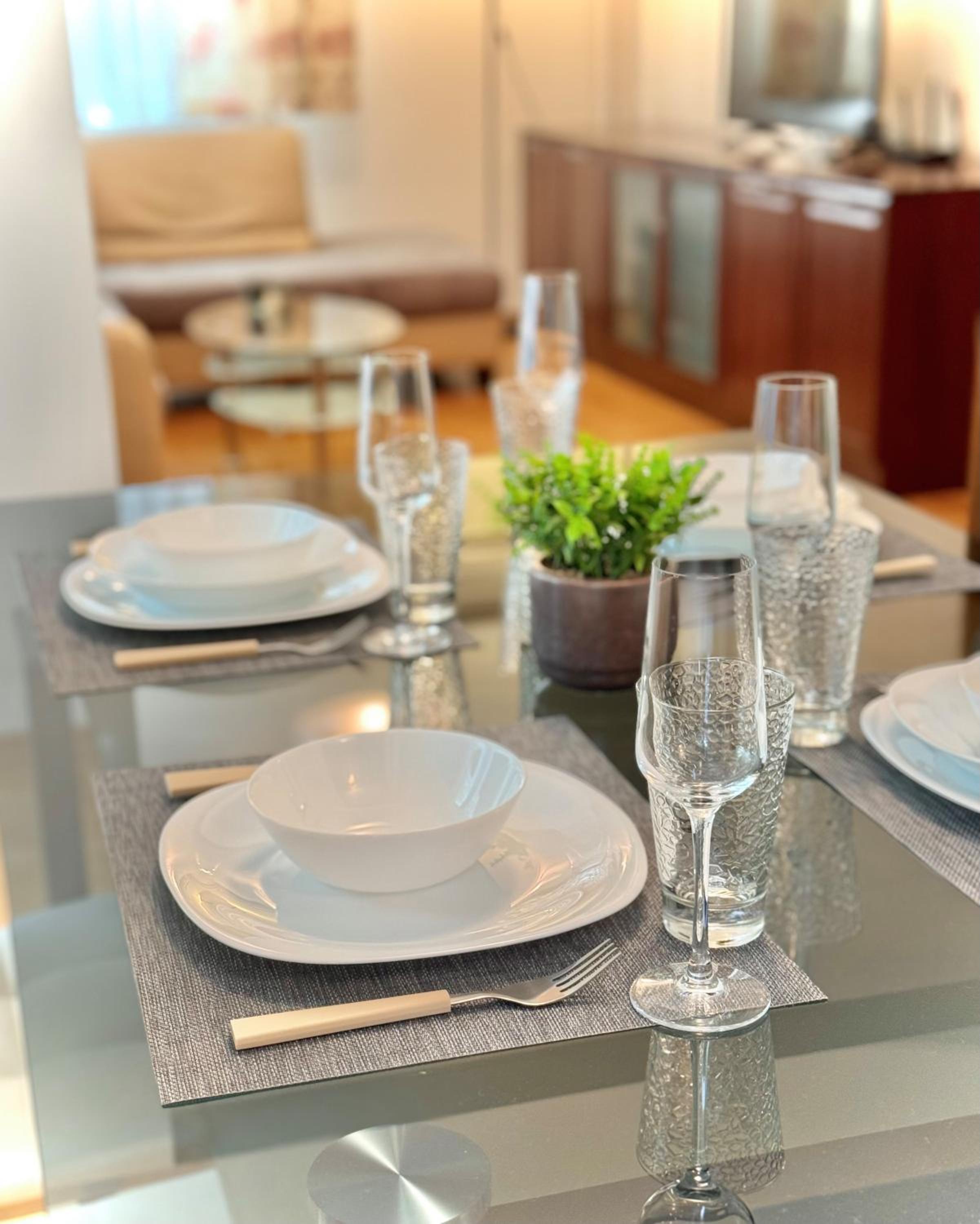 Classy & Spacious Аpartment next to National Palace of Culture for 4 Guests
