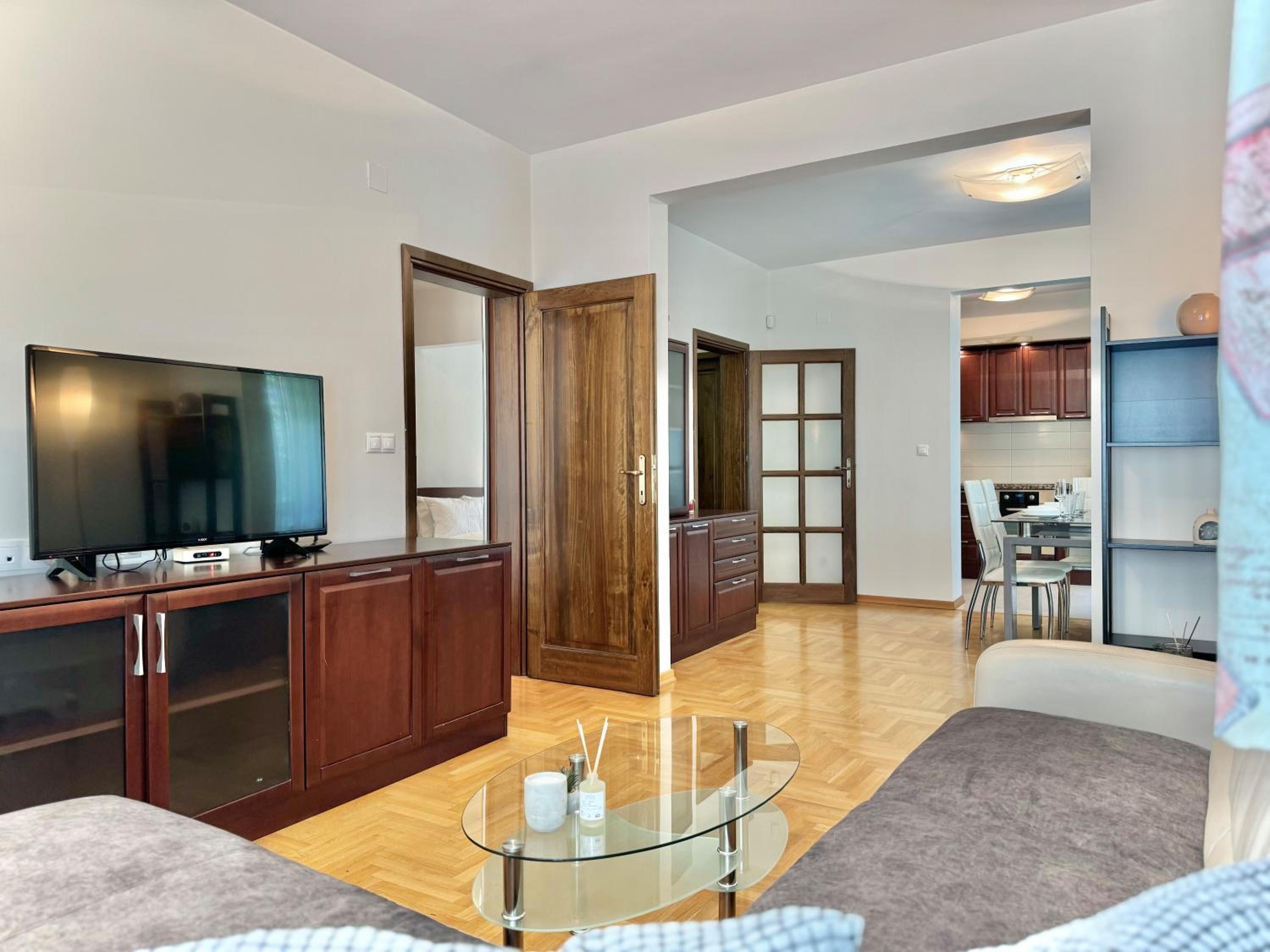 Classy & Spacious Аpartment next to National Palace of Culture for 4 Guests
