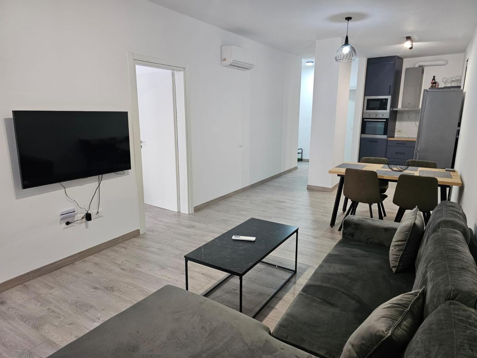 Joanne Apartment