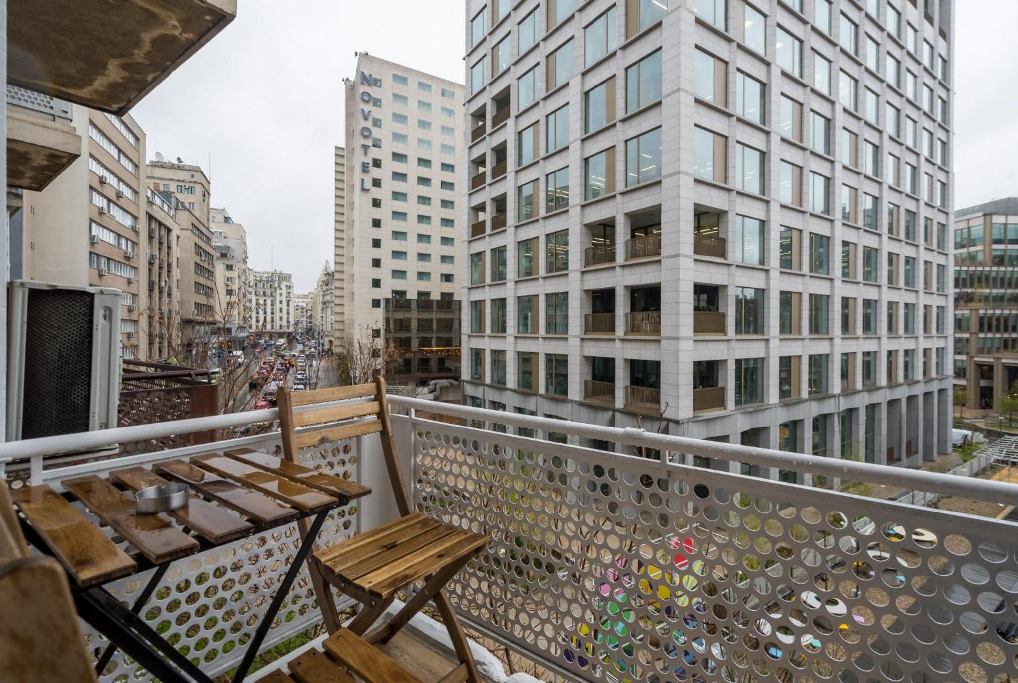 Borealis Calea Victoriei view 5