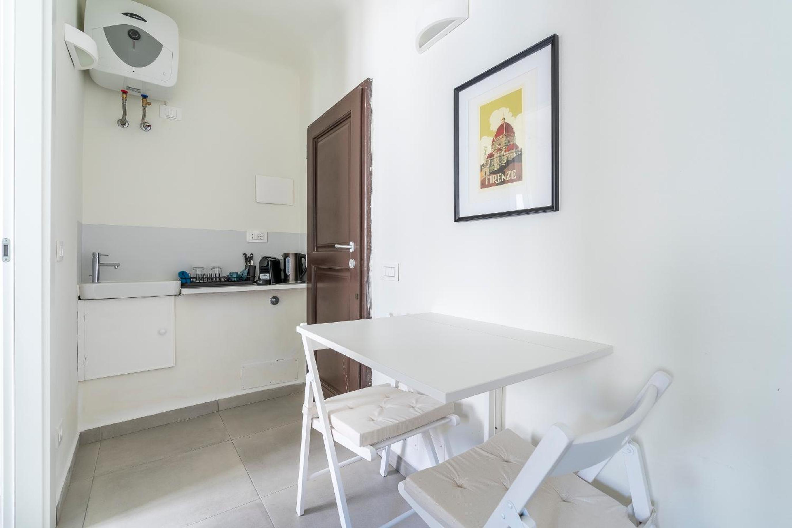 Pinzochere 16 en Florence — kitchen