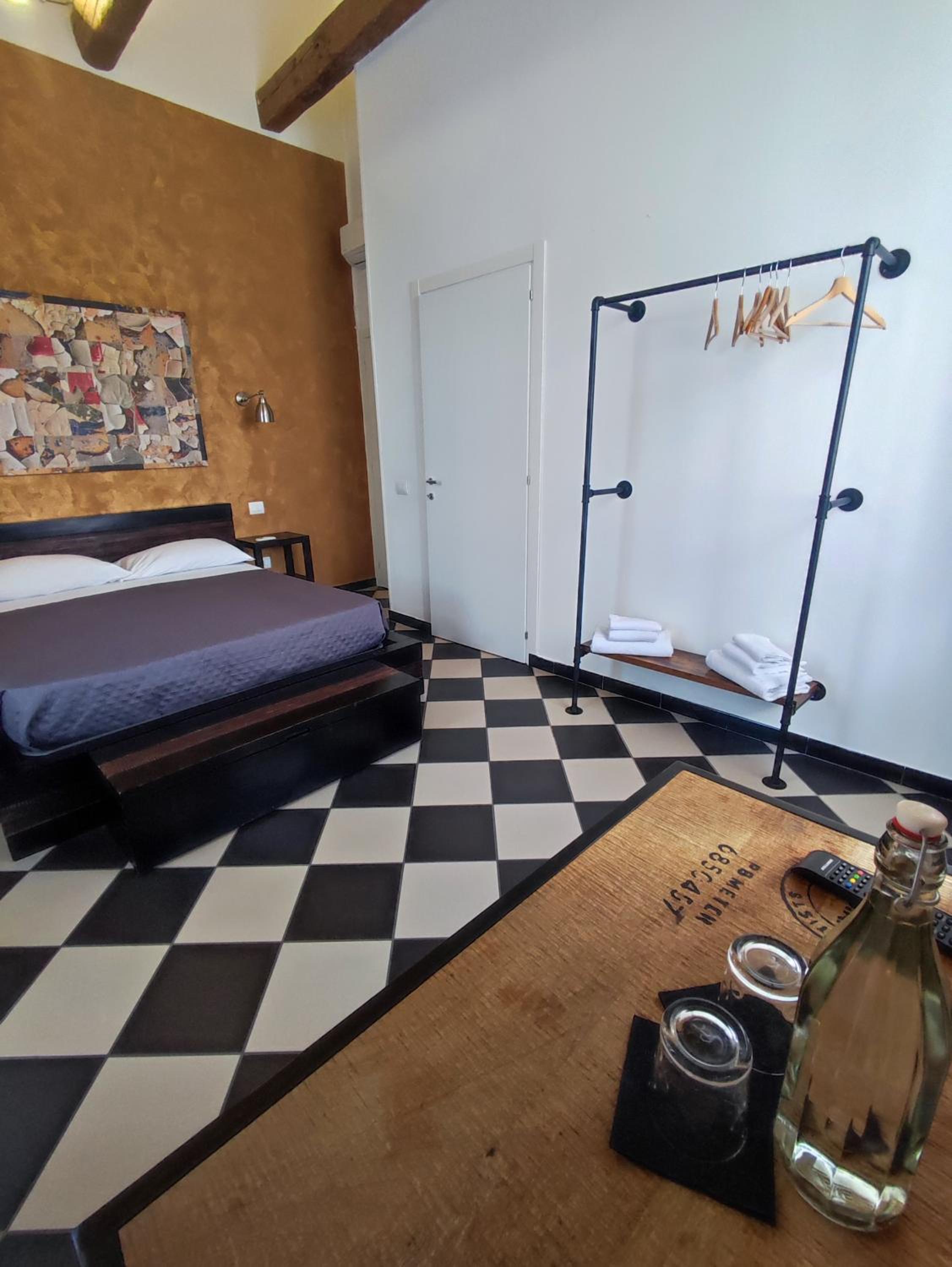 Manì Rooms