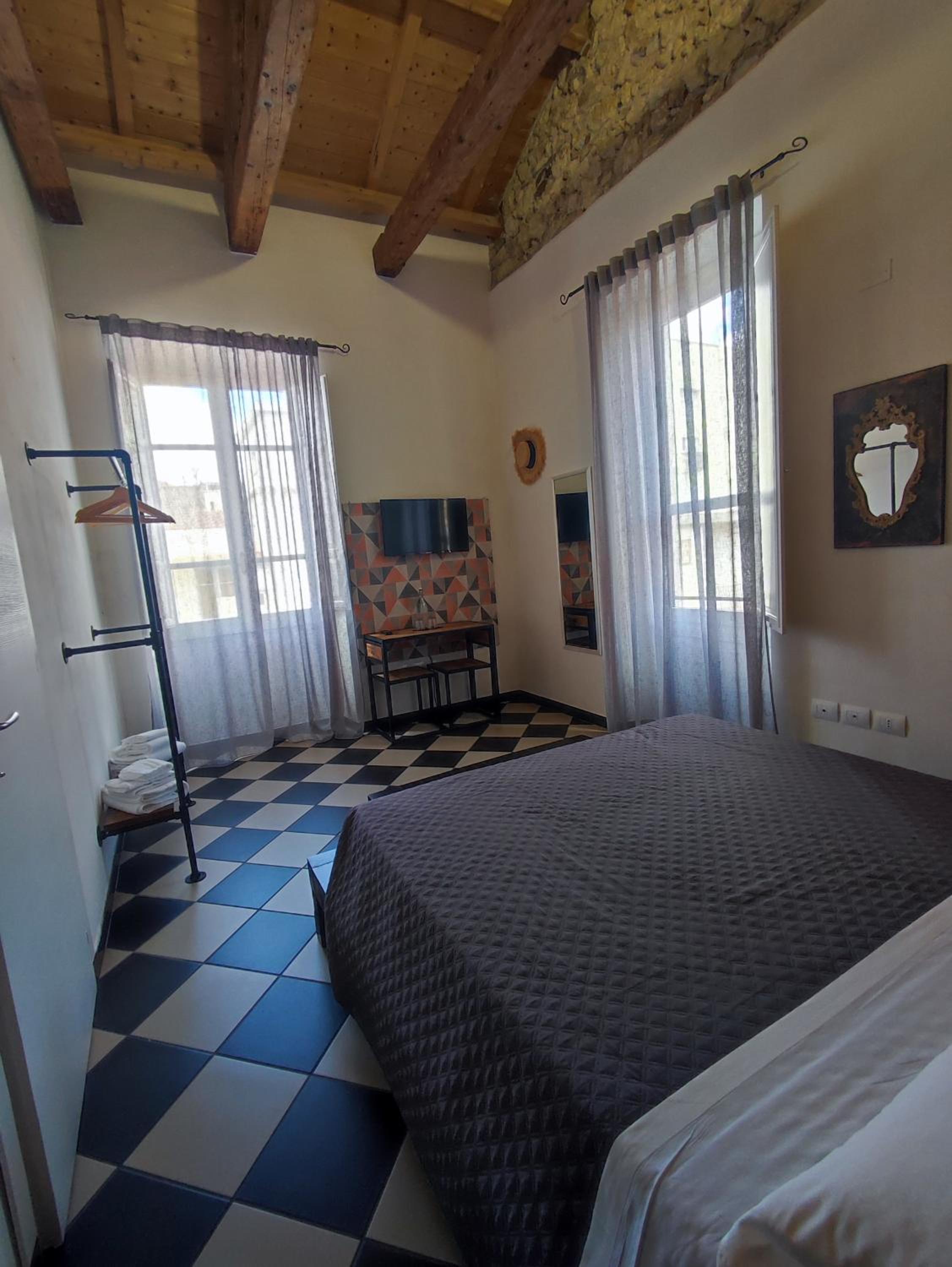 Manì Rooms