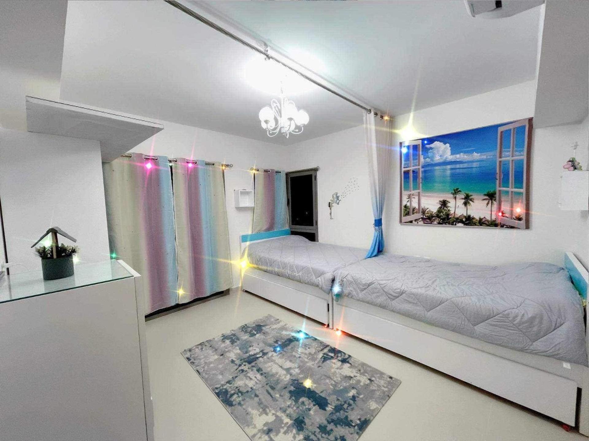 One master bed room chalet at marina marassi view 3