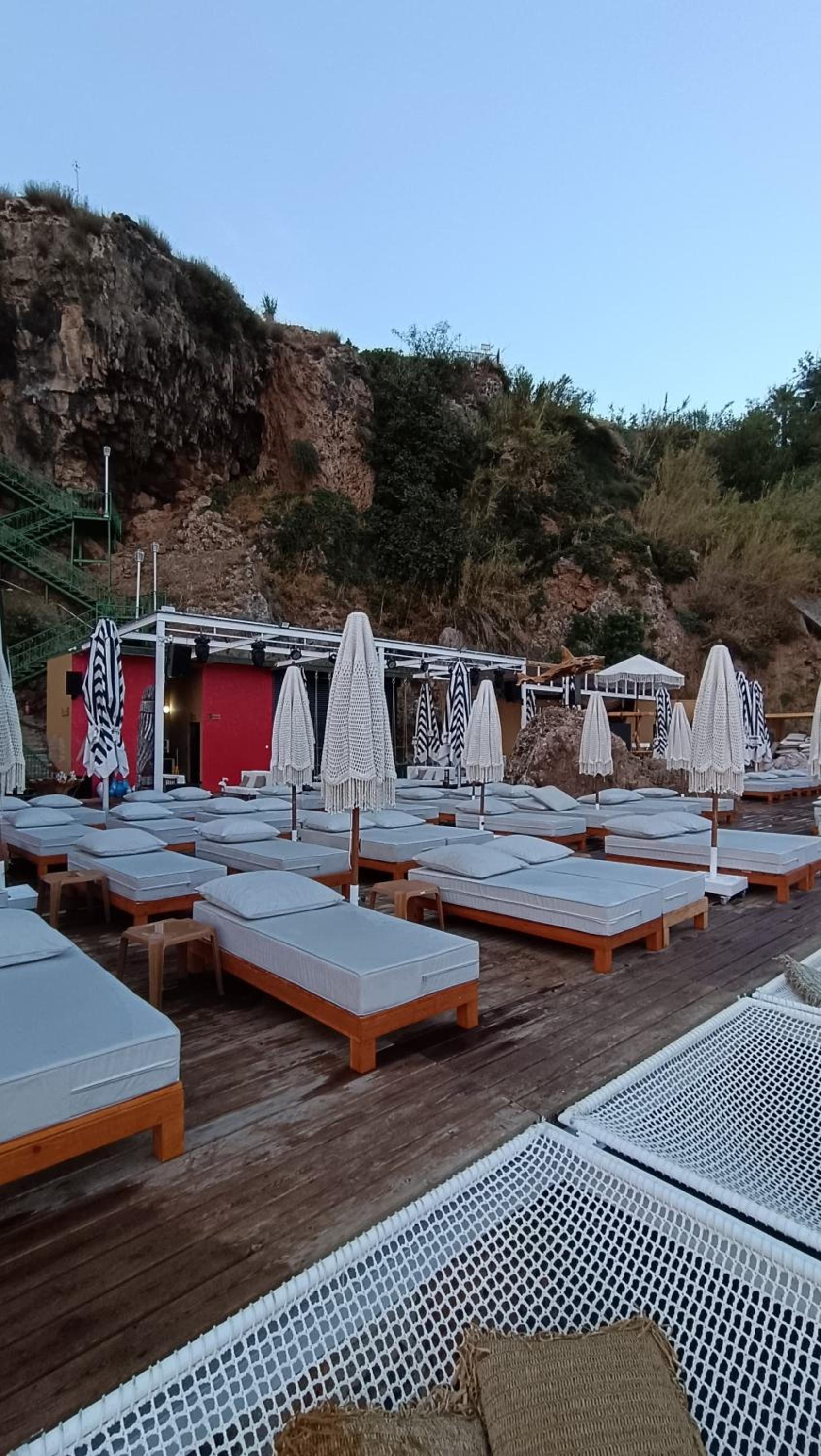 Lucky Monkey Hotel - Image 39