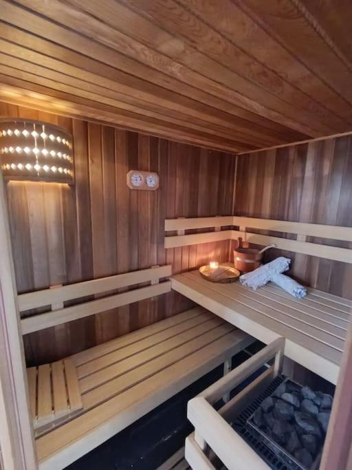 Waterval Wellness-suite met Sauna! view 3
