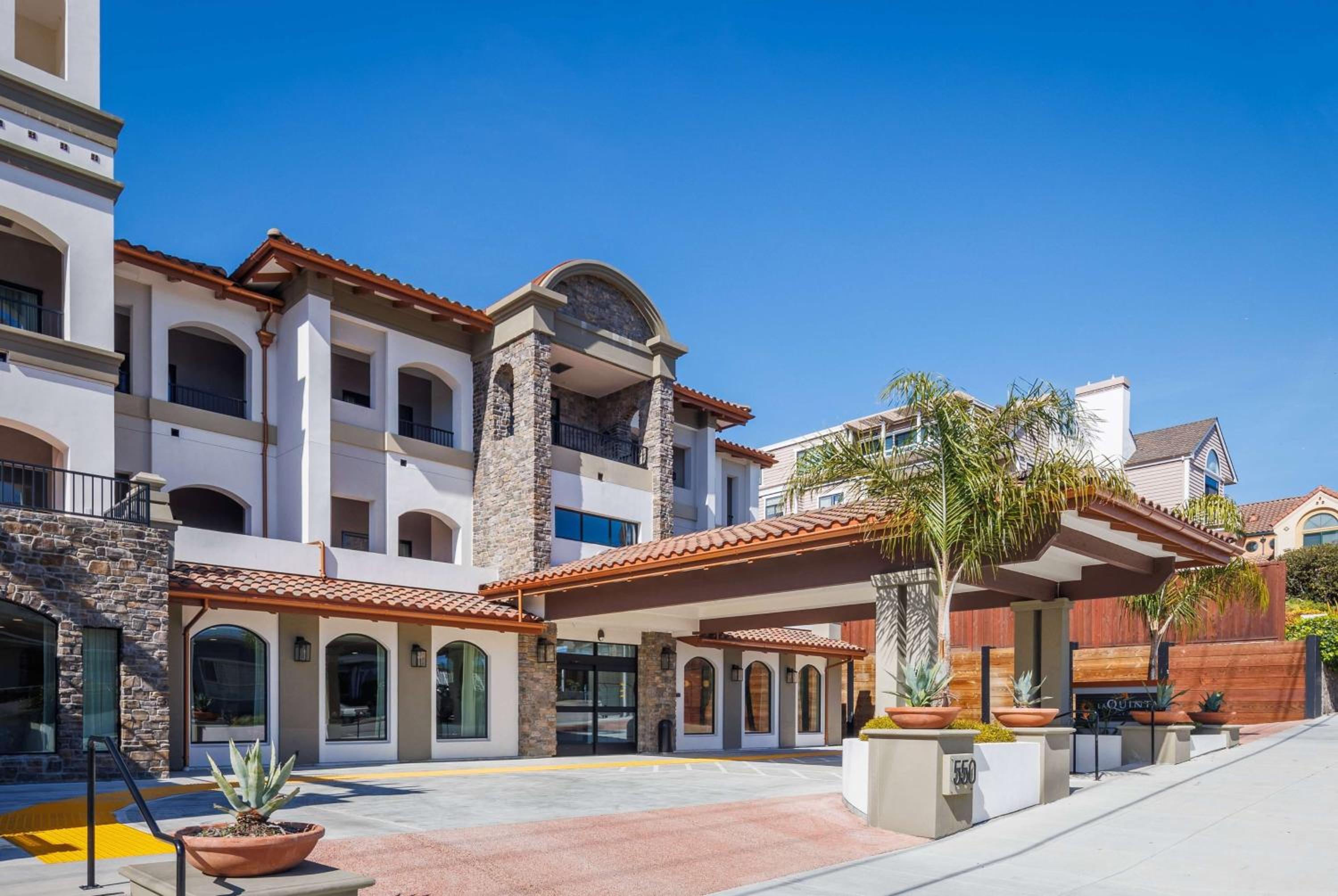 Hotel La Quinta Inn & Suites by Wyndham Santa Cruz