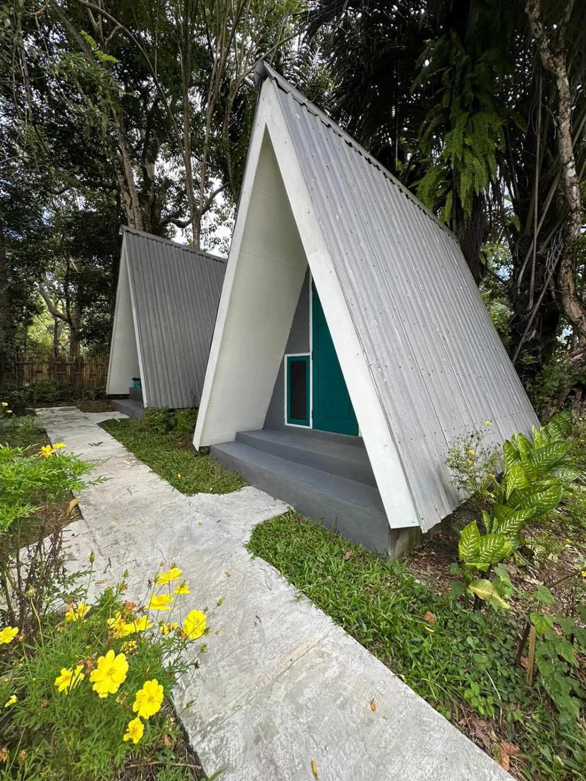D'flora Bungalow & Glamping view 3