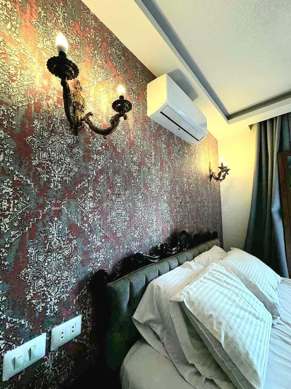 The Paris SuiteInn Villa 160