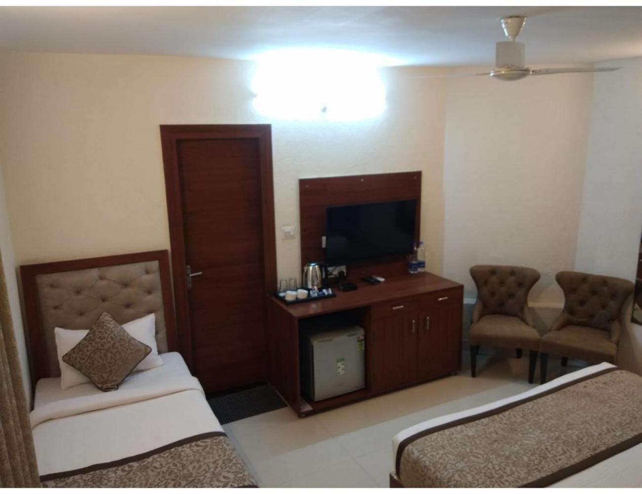 Hotel The Empire Resort, Gwalior