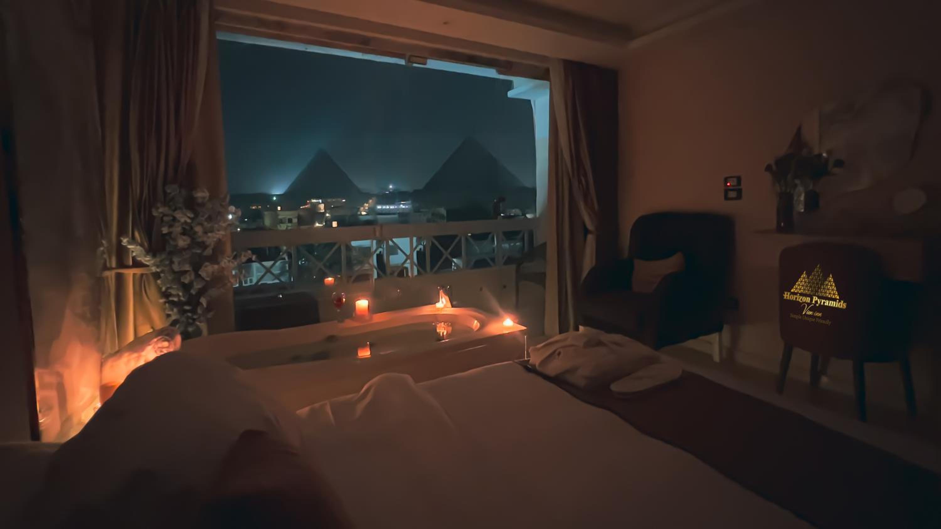 Horizon Pyramids View inn
