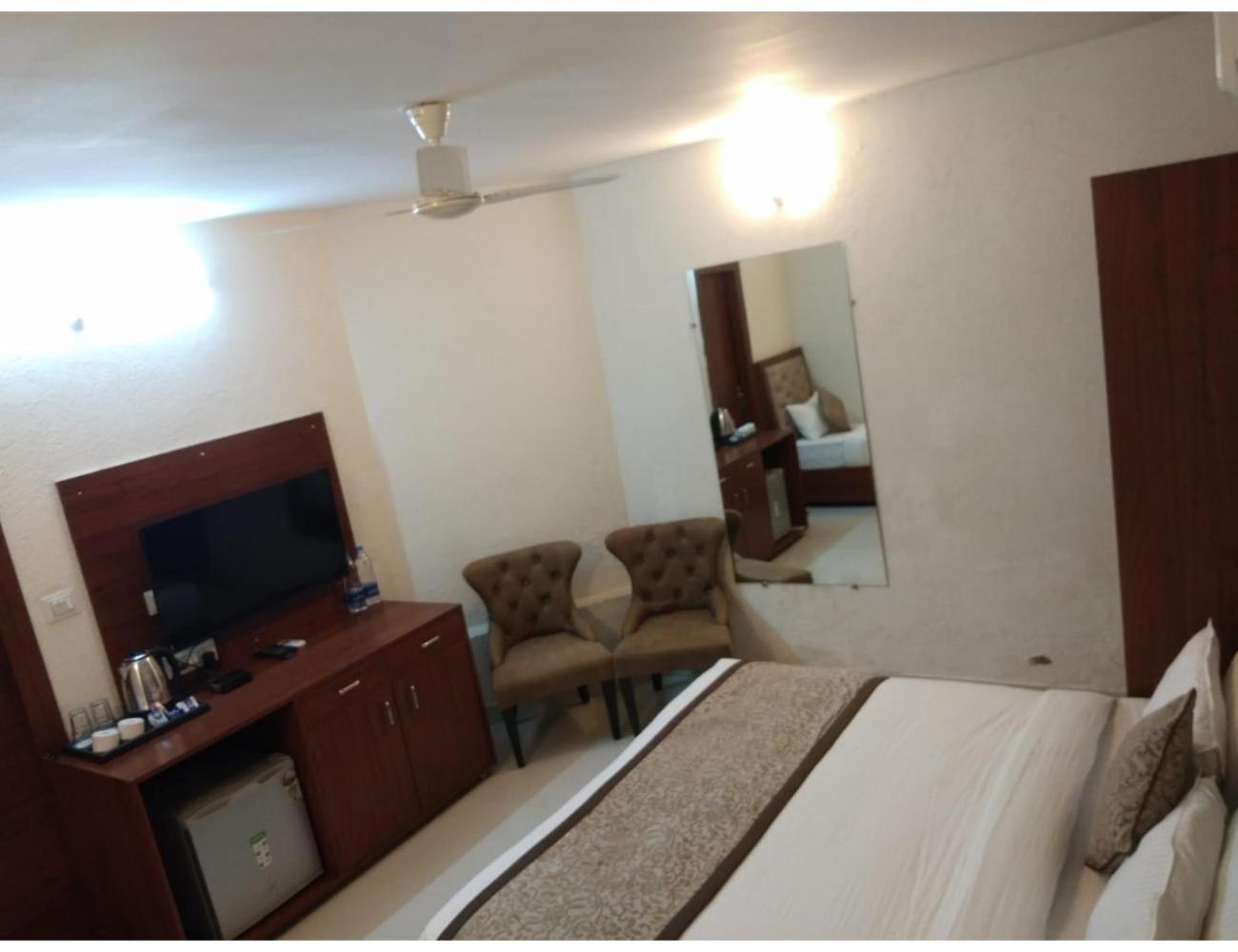 Hotel The Empire Resort, Gwalior
