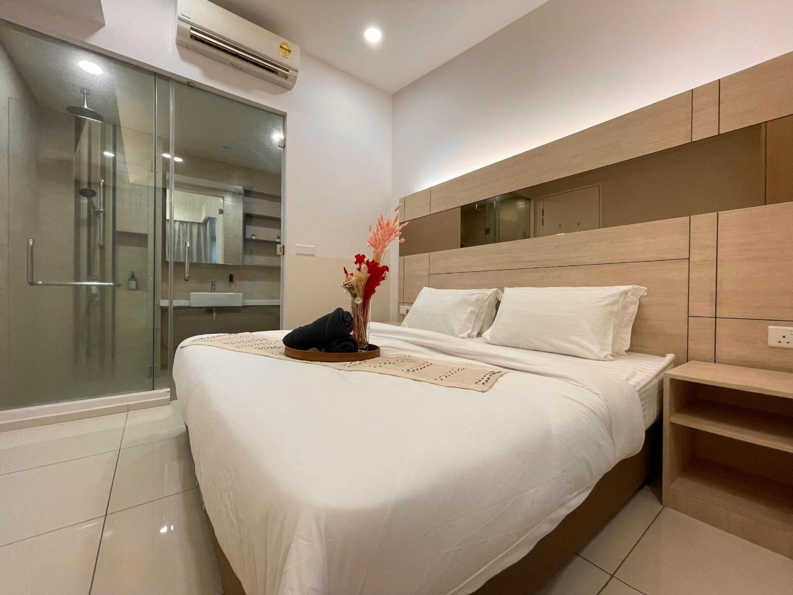 The Robertson-Bukit Bintang by PILLOWTALKS