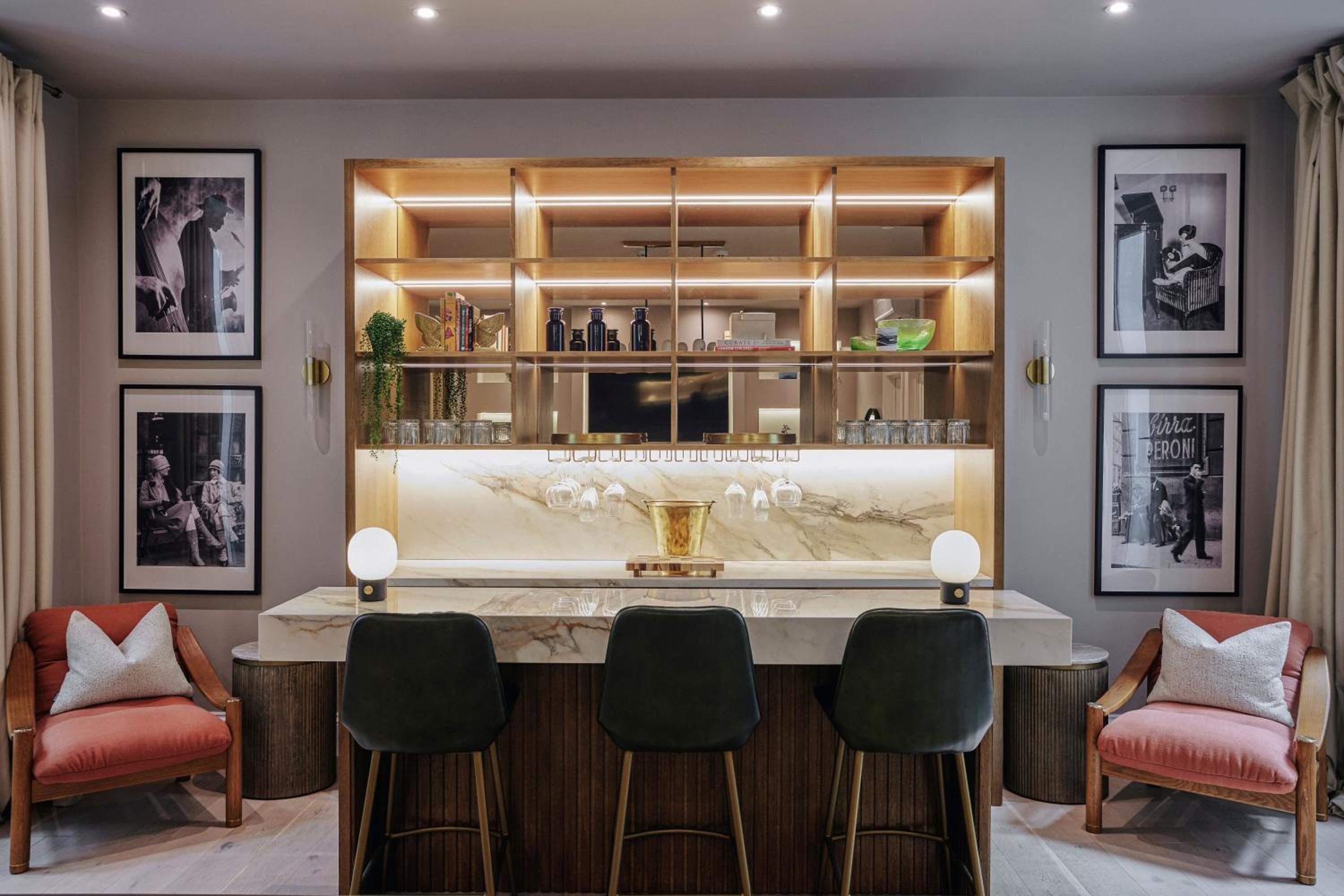 Luxury Fulham Townhouse with a Bar & Games Room