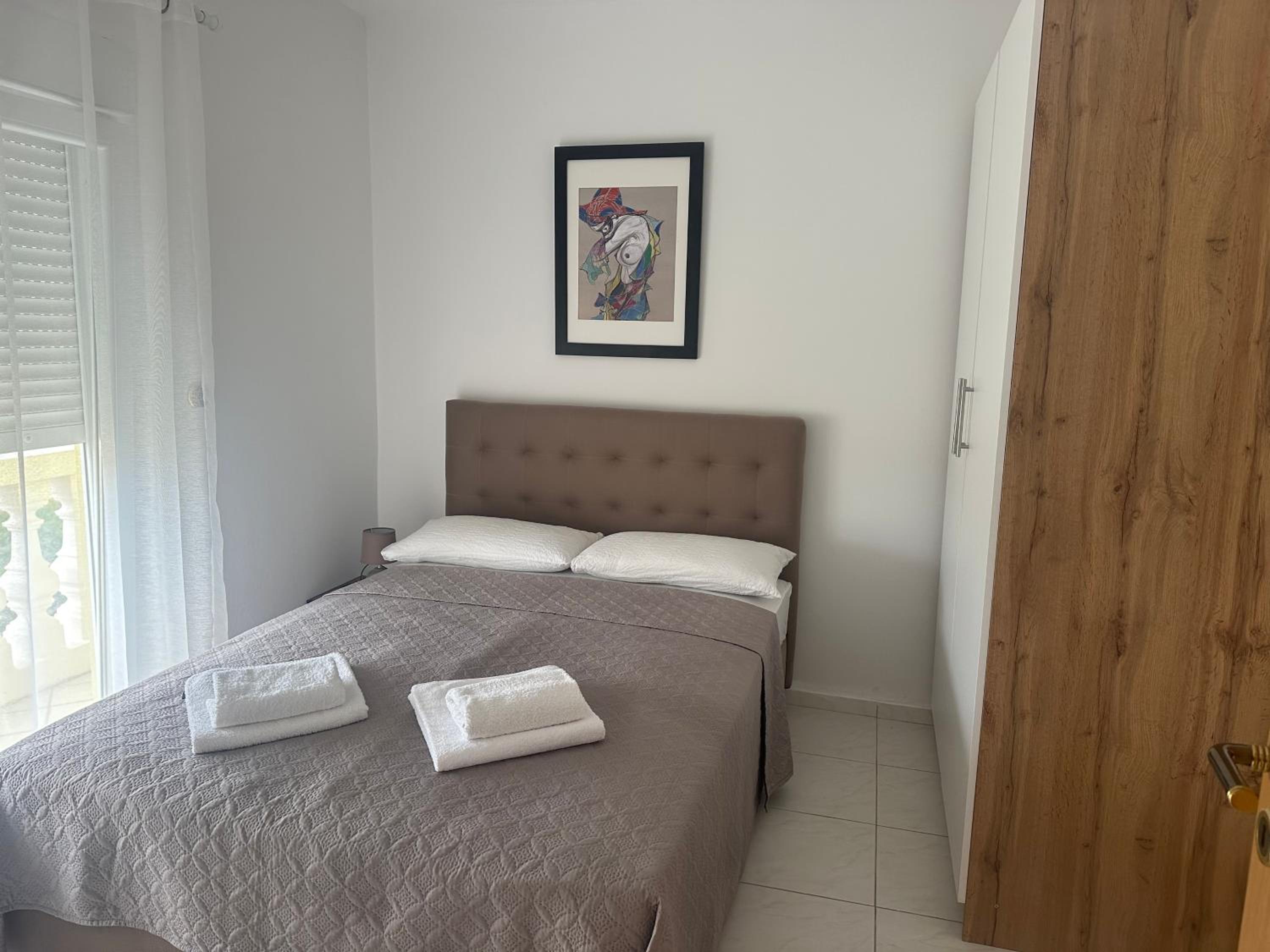 Apartments Jareb