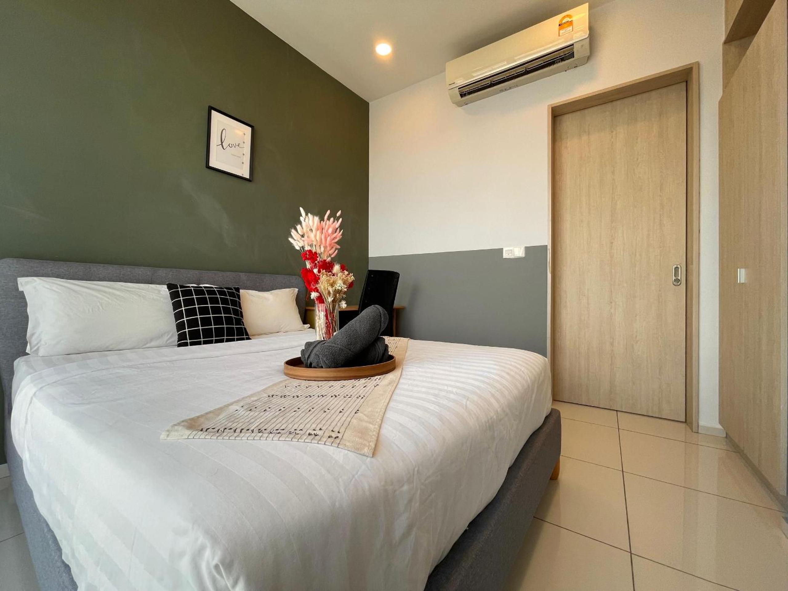 The Robertson-Bukit Bintang by PILLOWTALKS