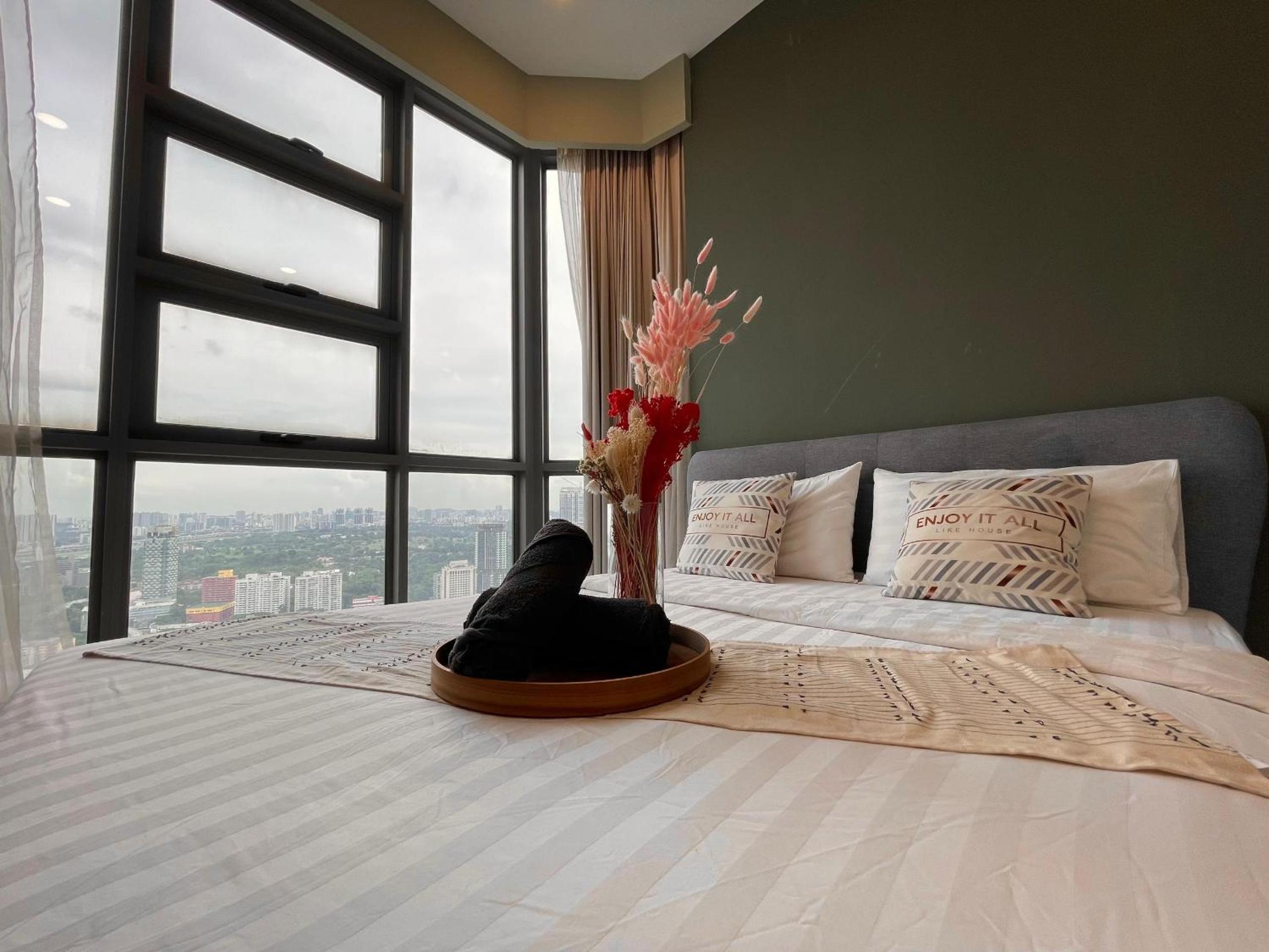 The Robertson-Bukit Bintang by PILLOWTALKS
