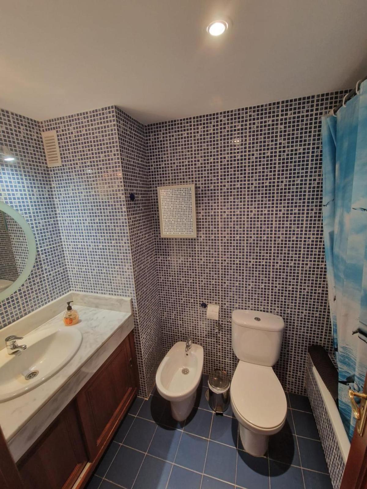 Large Direct Ocean Front 2bd Apartment