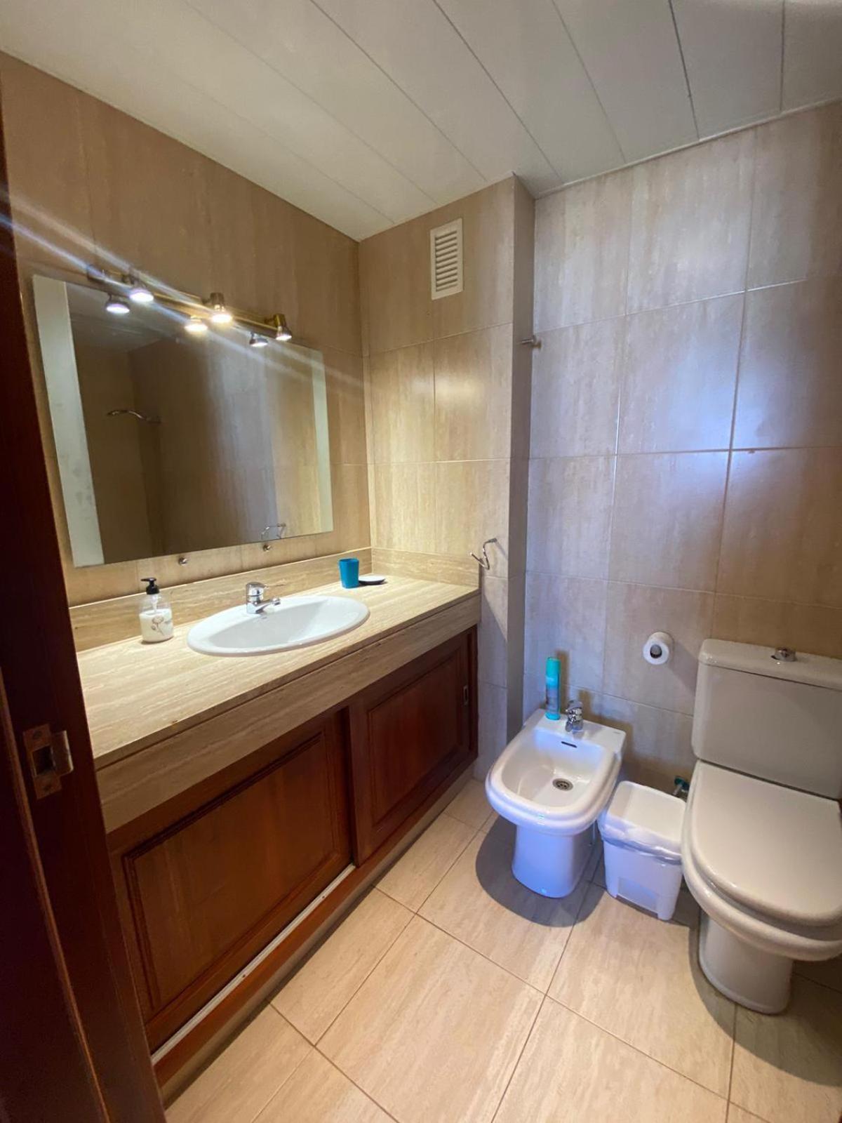 Large Direct Ocean Front 2bd Apartment