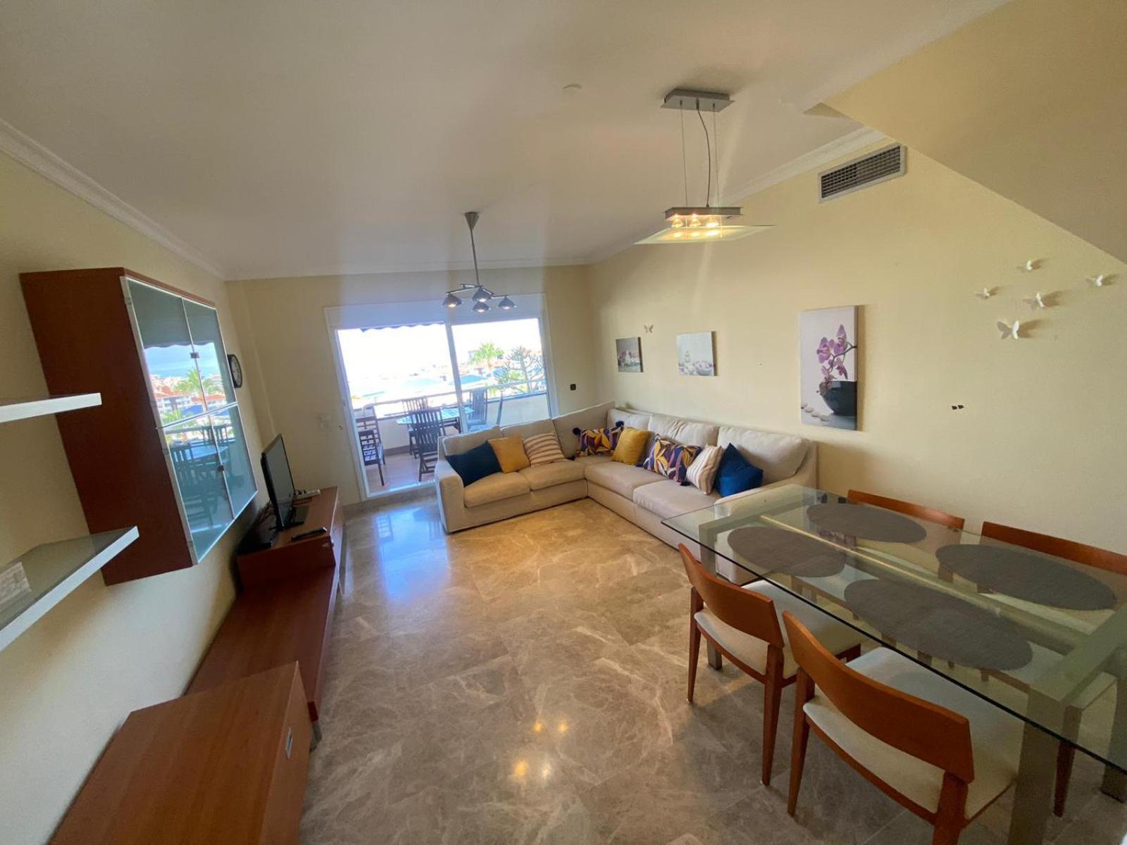 Large Direct Ocean Front 2bd Apartment