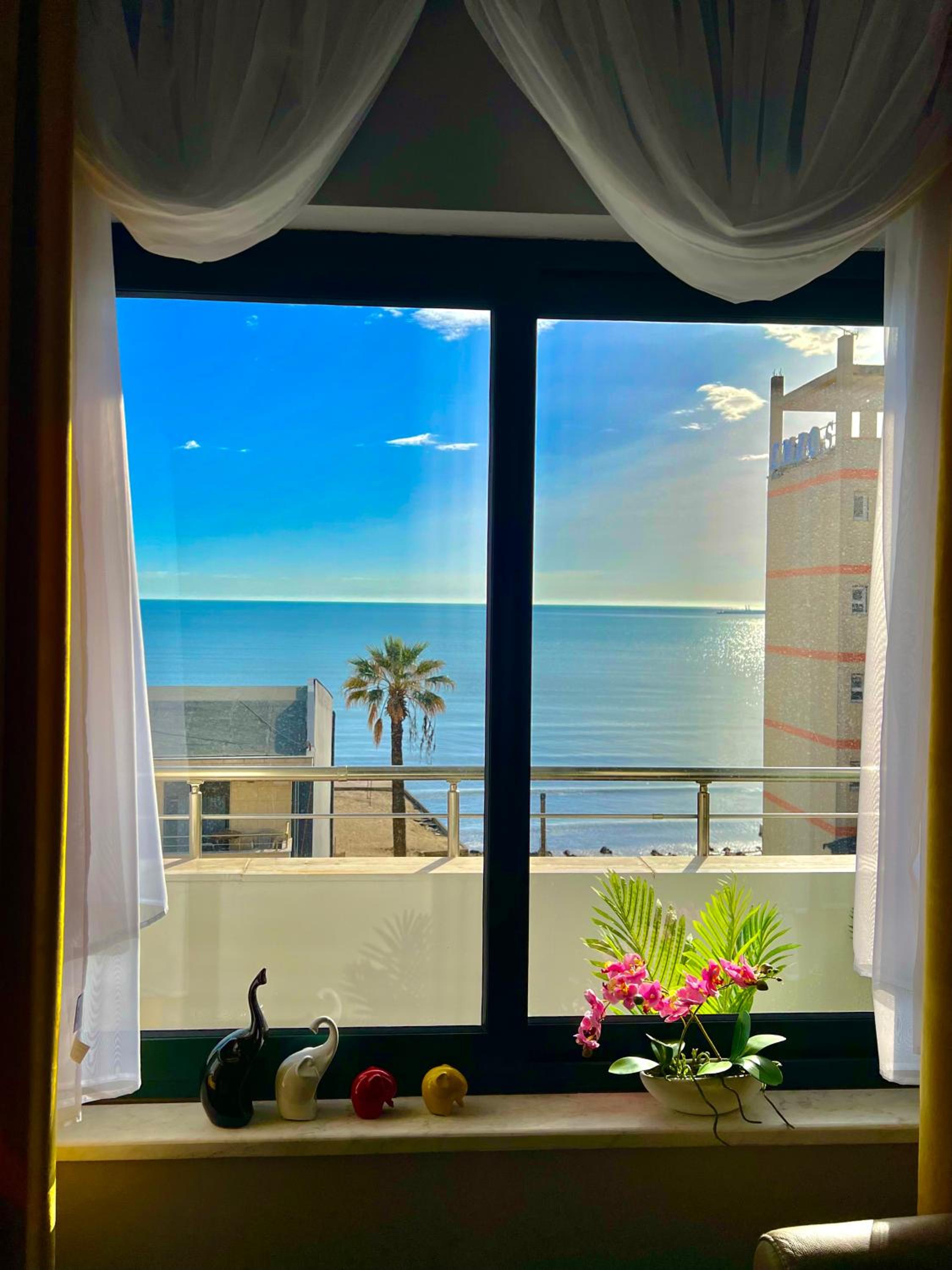 ALLO Apartment Between Beach and Town
