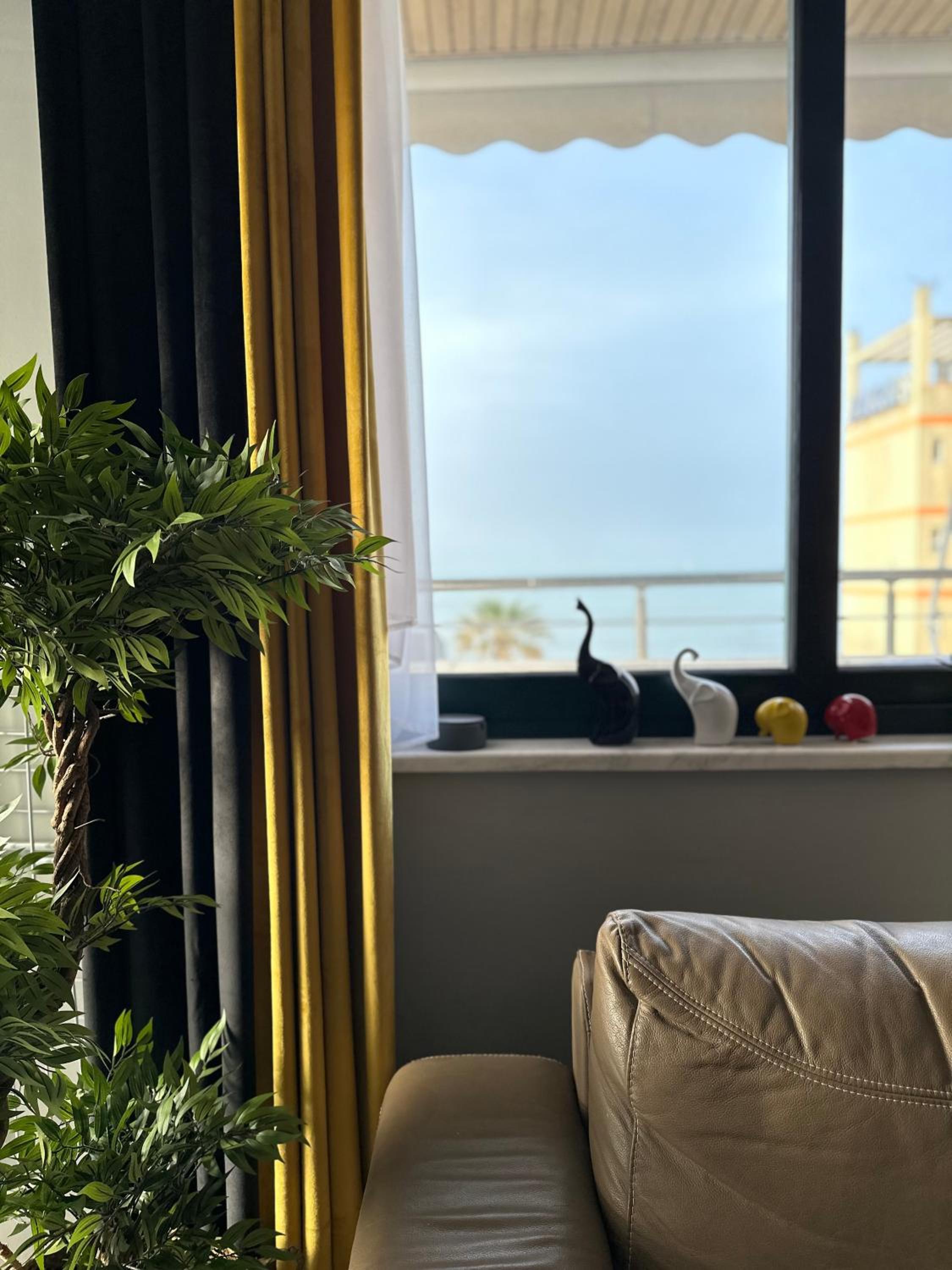 ALLO Apartment Between Beach and Town