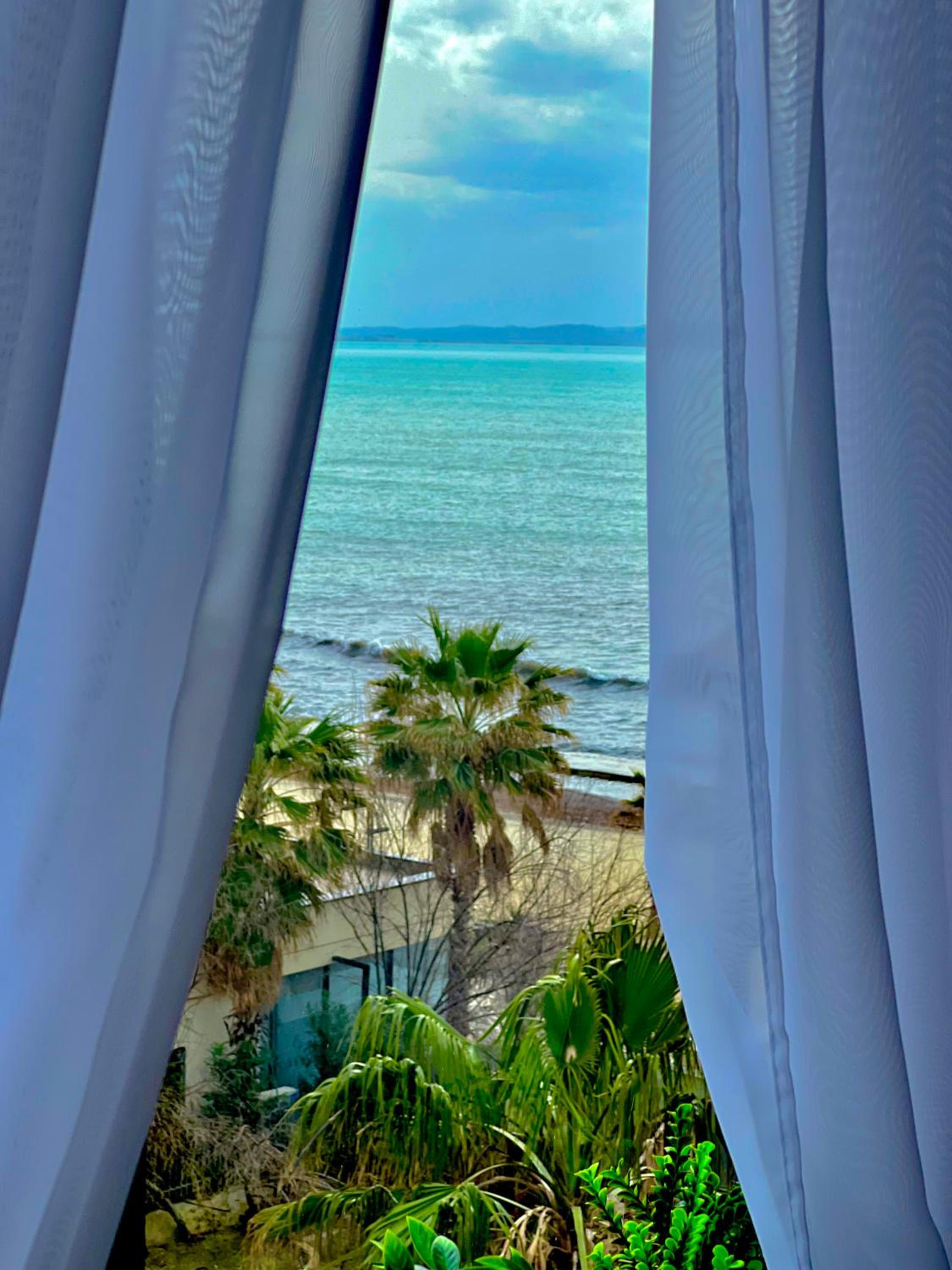 ALLO Apartment Between Beach and Town