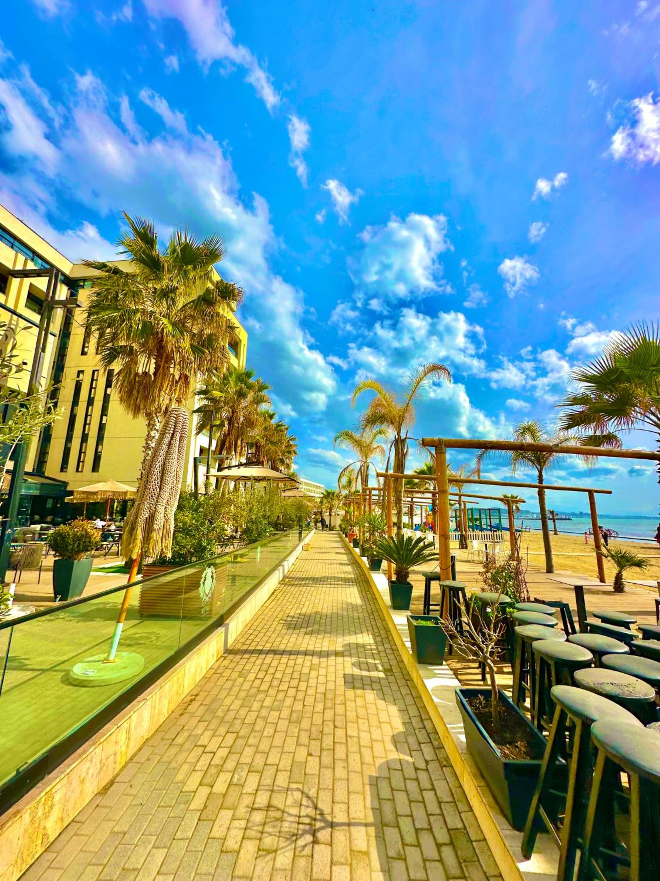 ALLO Apartment Between Beach and Town