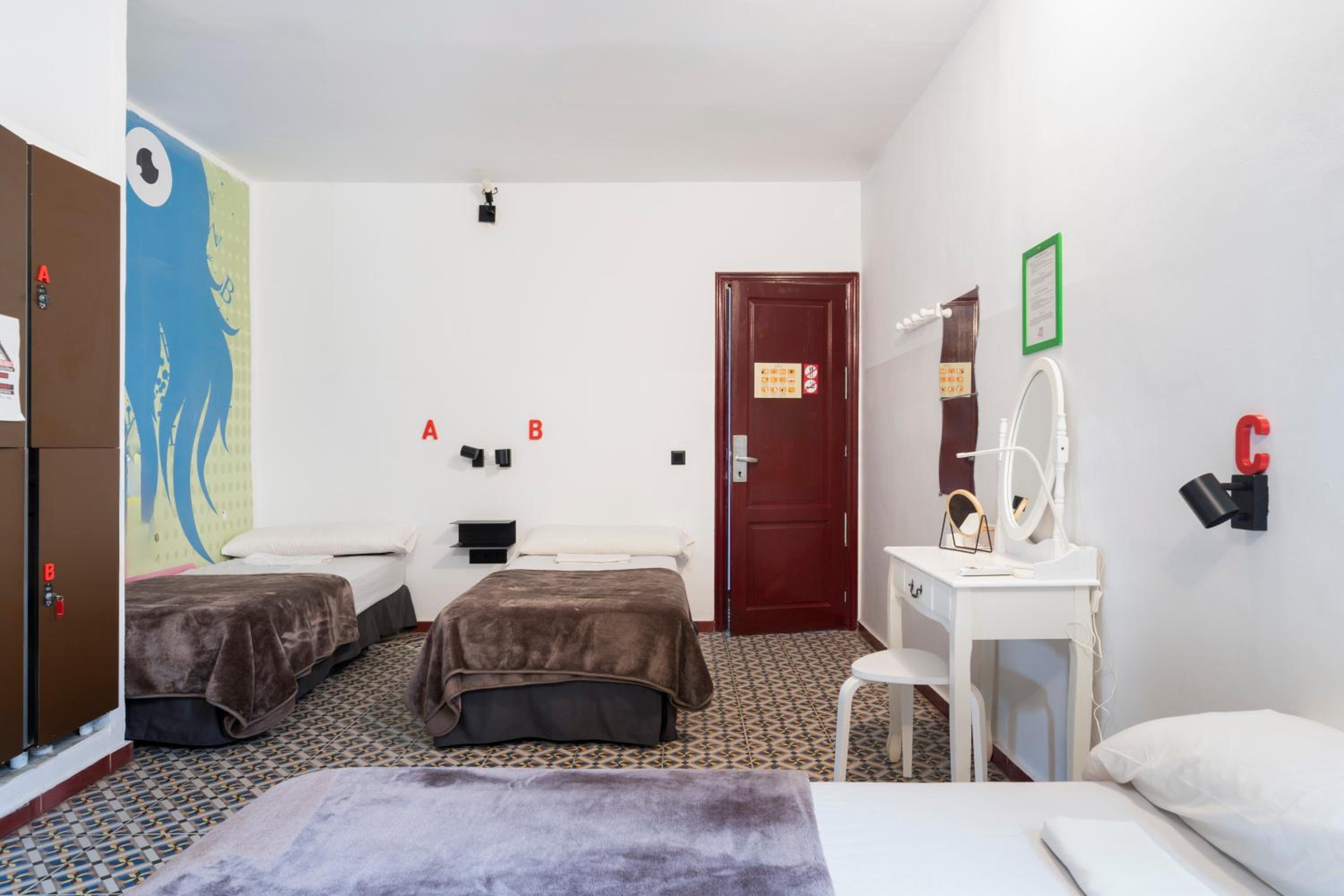 Home Youth Hostel by Feetup Hostels