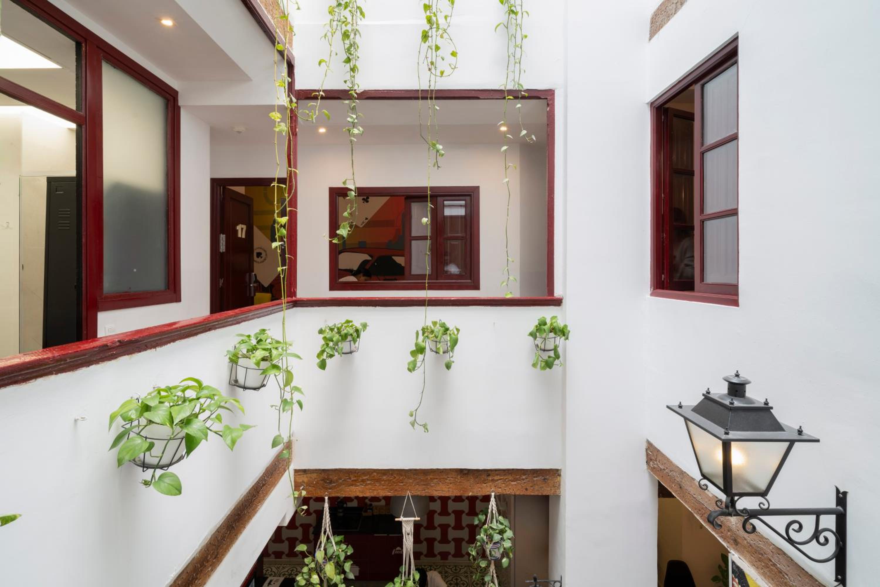 Home Youth Hostel by Feetup Hostels