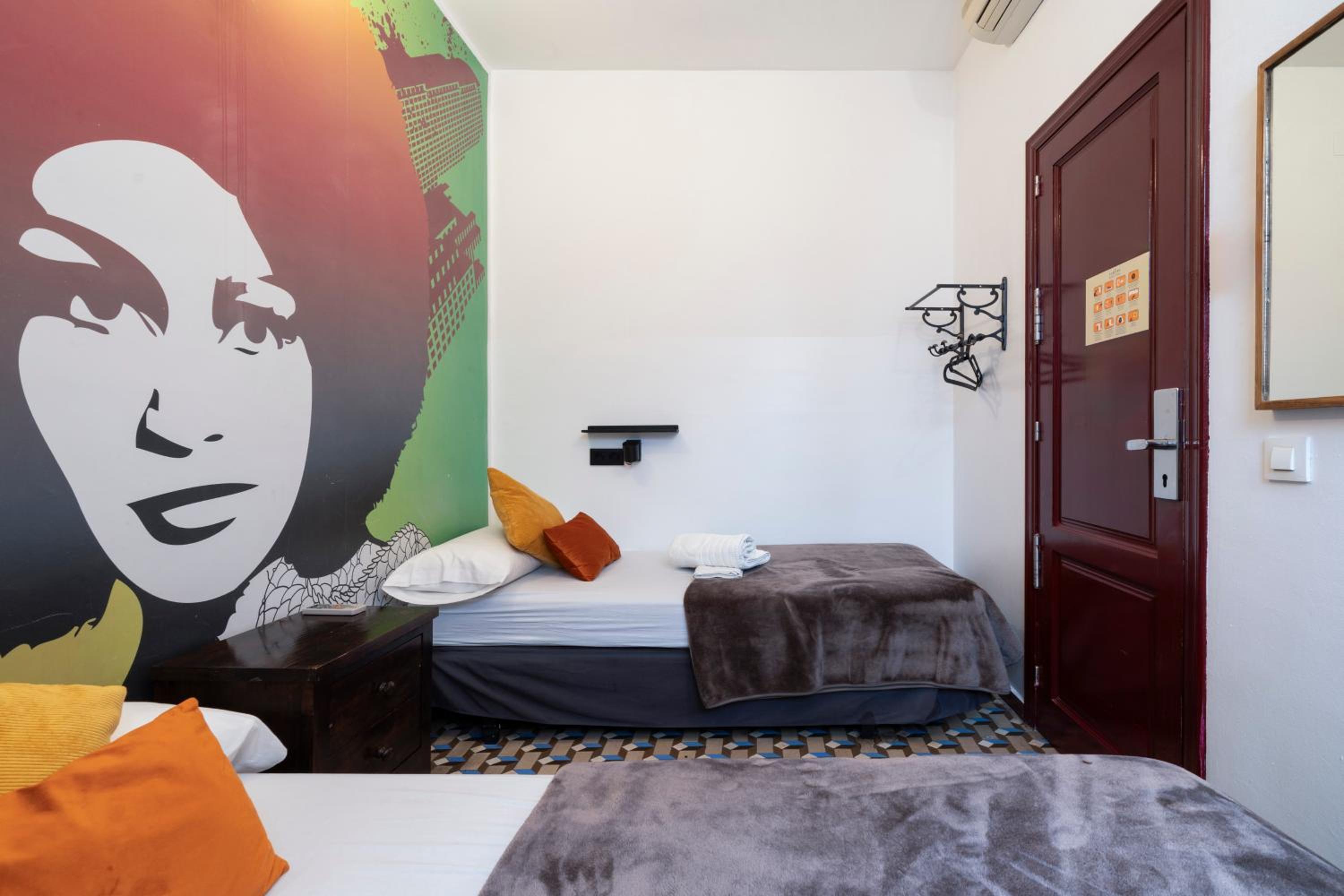 Home Youth Hostel by Feetup Hostels