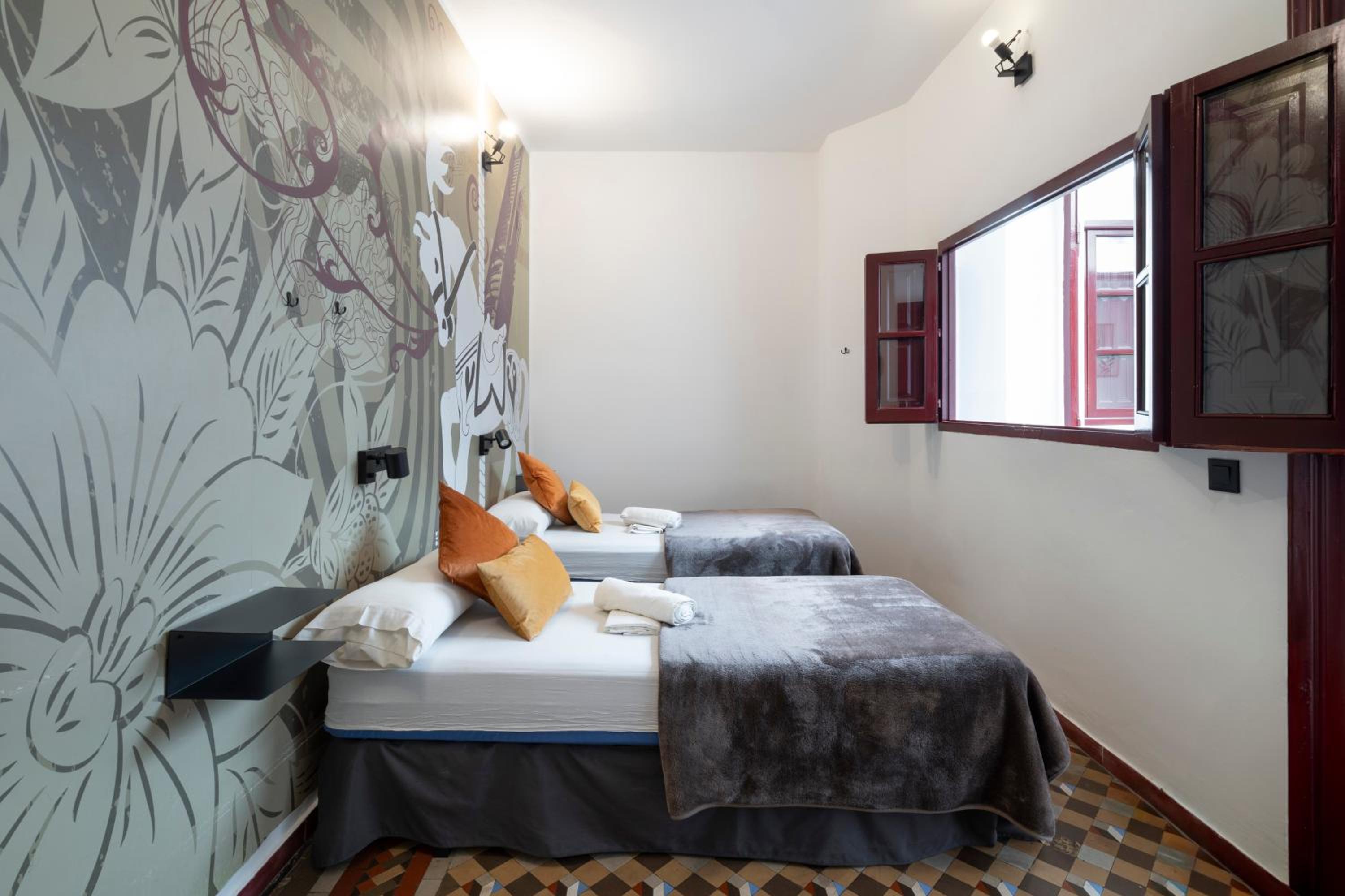 Home Youth Hostel by Feetup Hostels