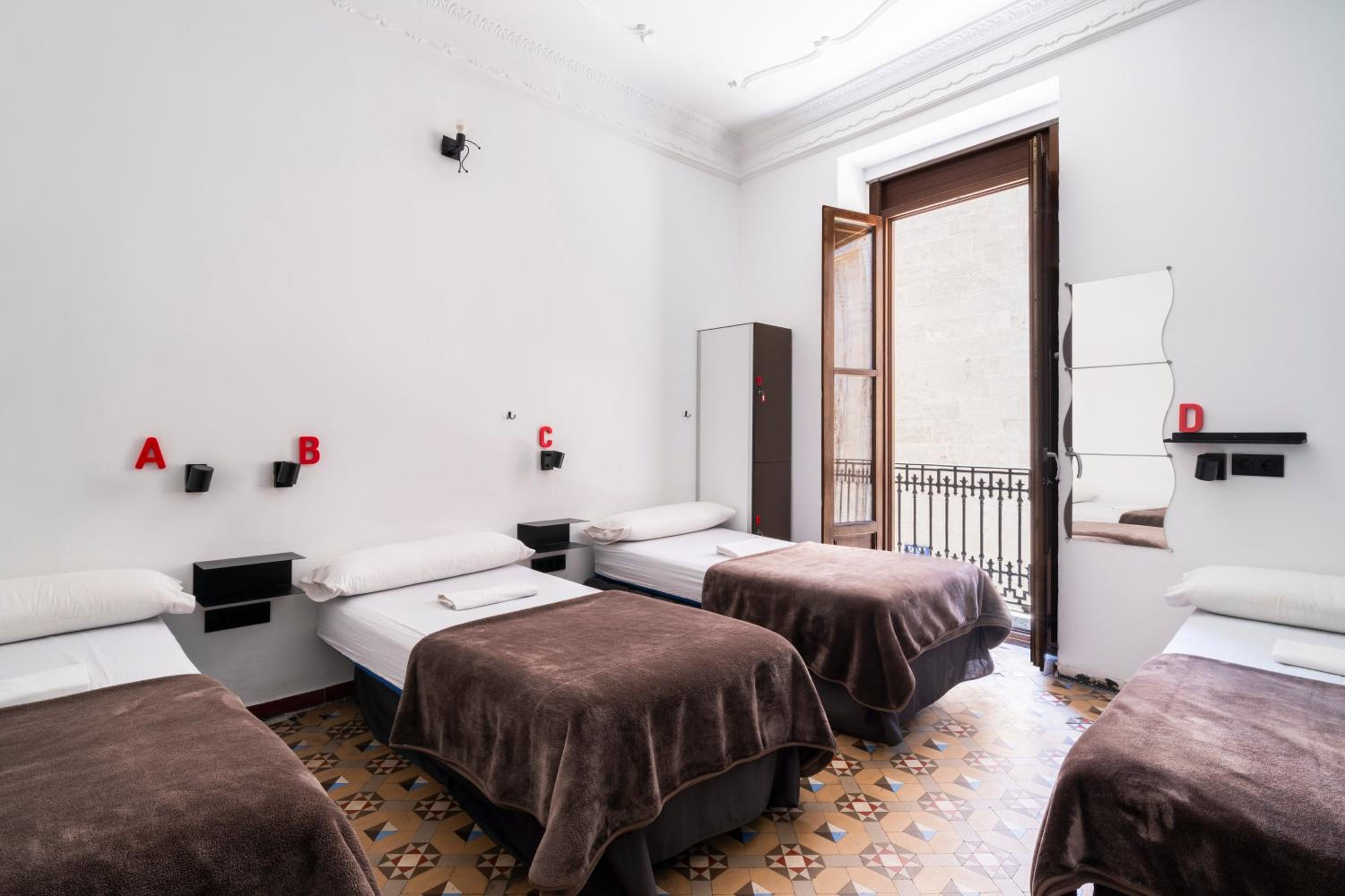 Home Youth Hostel by Feetup Hostels