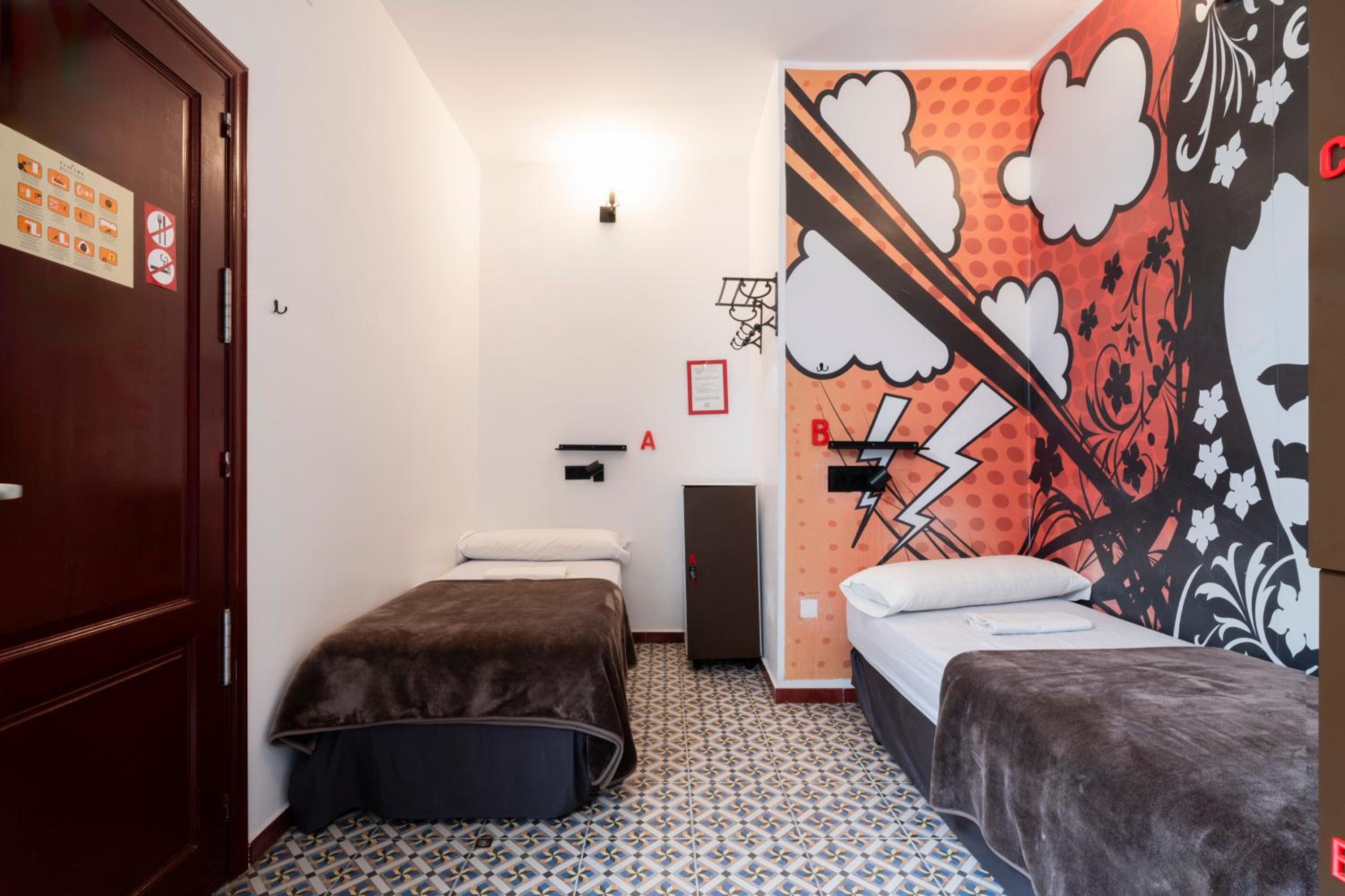 Home Youth Hostel by Feetup Hostels