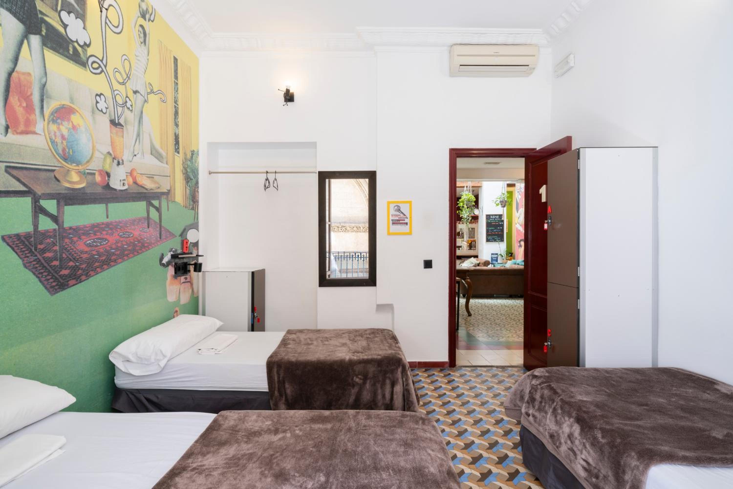 Home Youth Hostel by Feetup Hostels