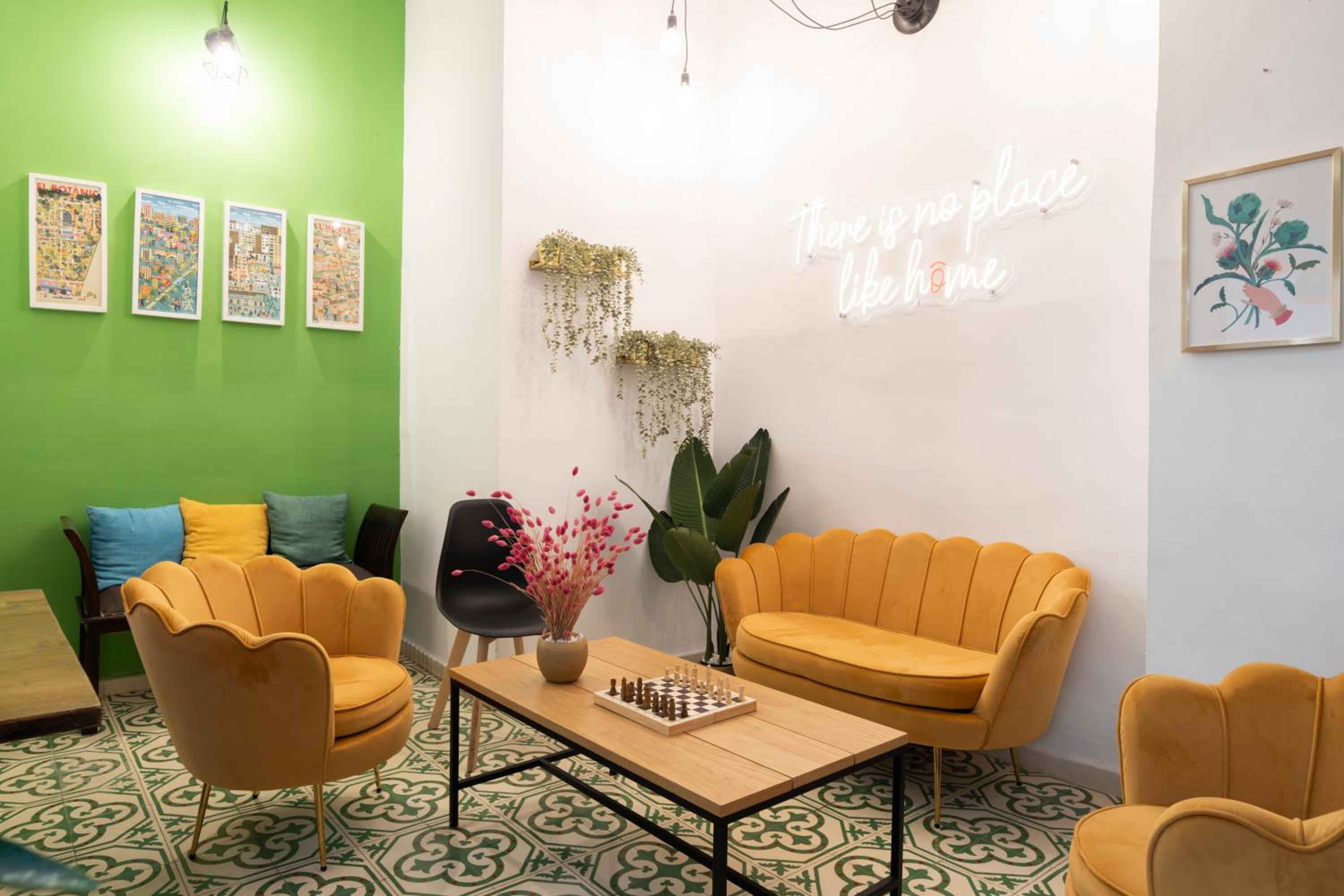Home Youth Hostel by Feetup Hostels