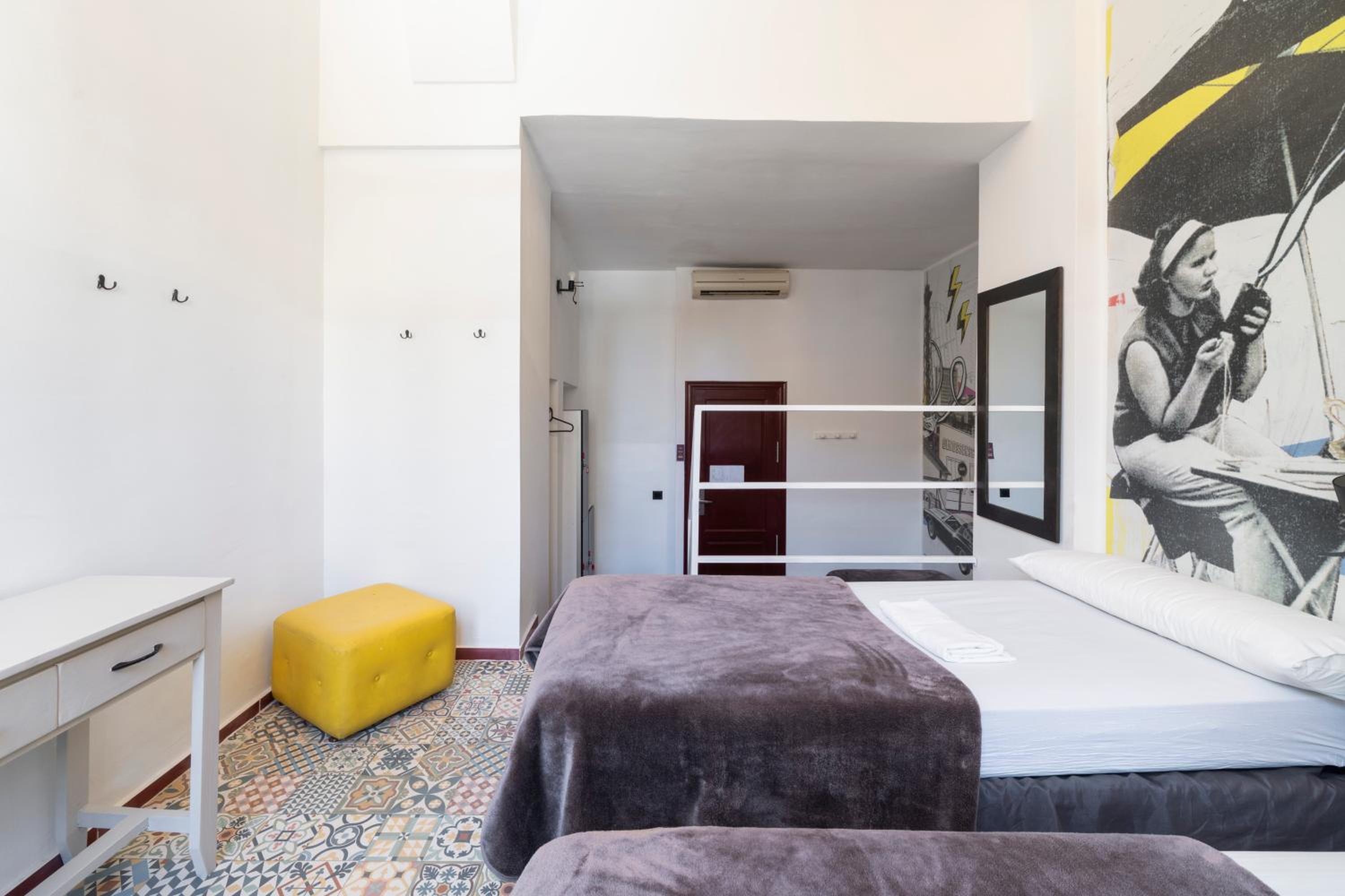 Home Youth Hostel by Feetup Hostels
