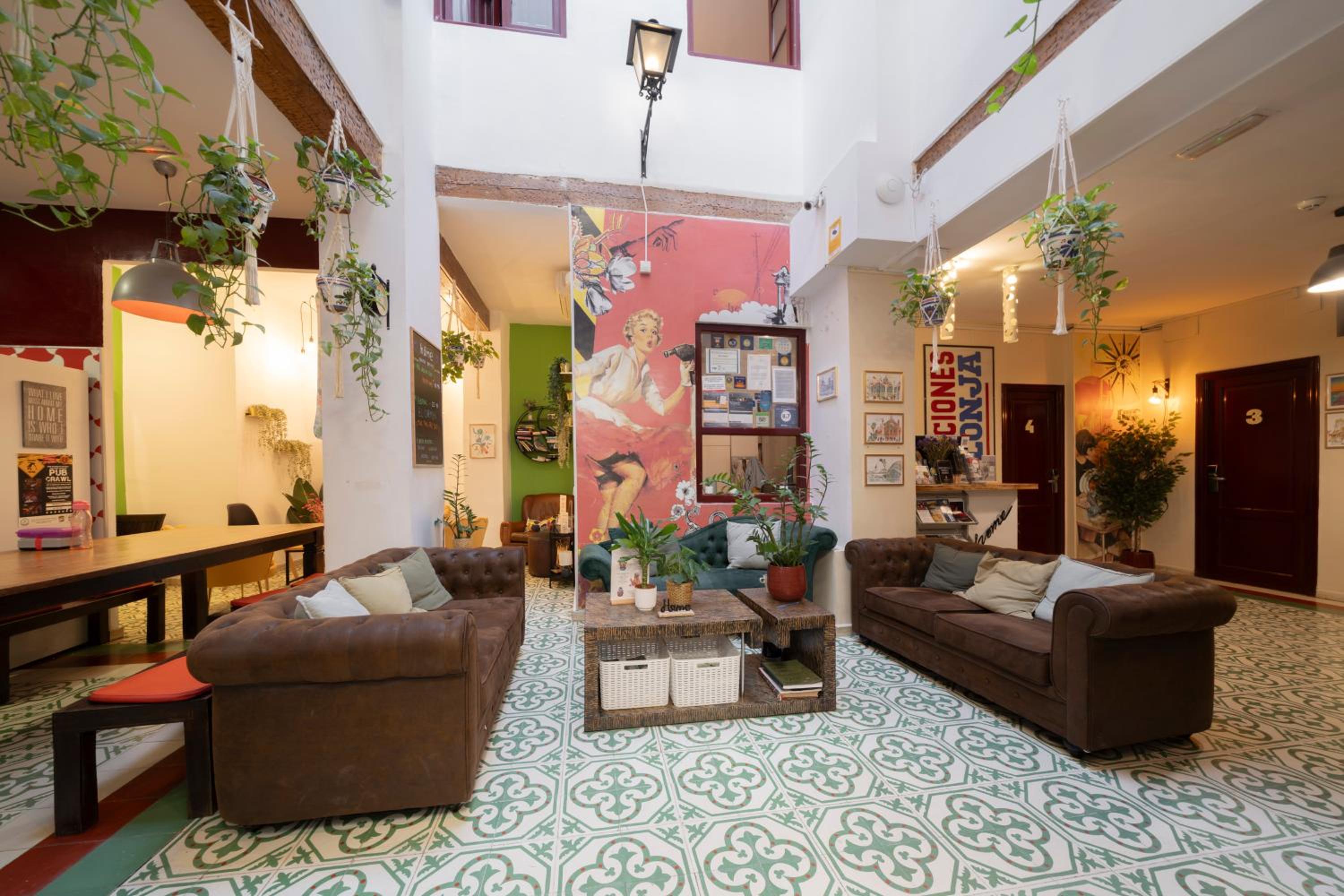 Home Youth Hostel by Feetup Hostels