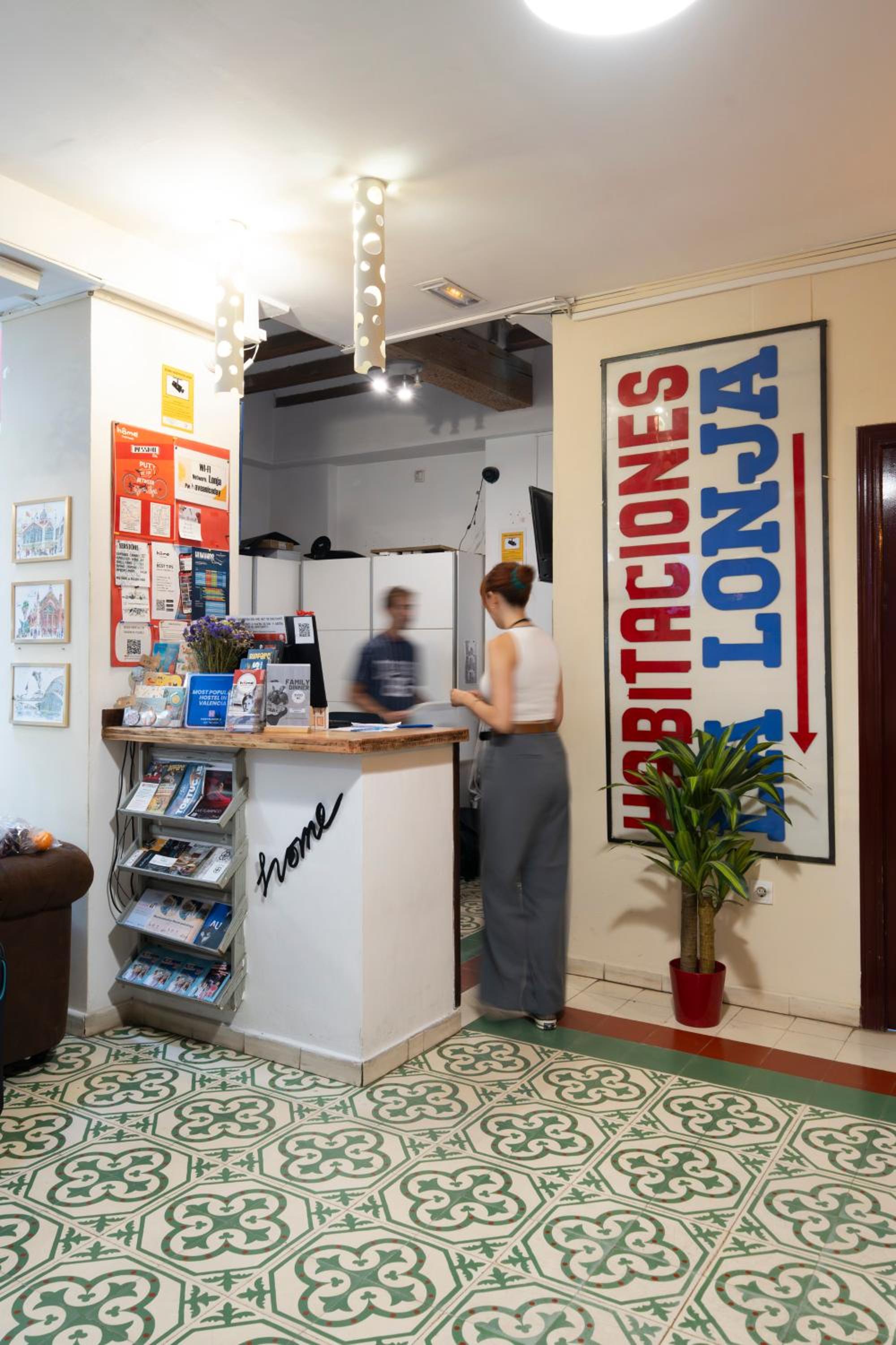 Home Youth Hostel by Feetup Hostels