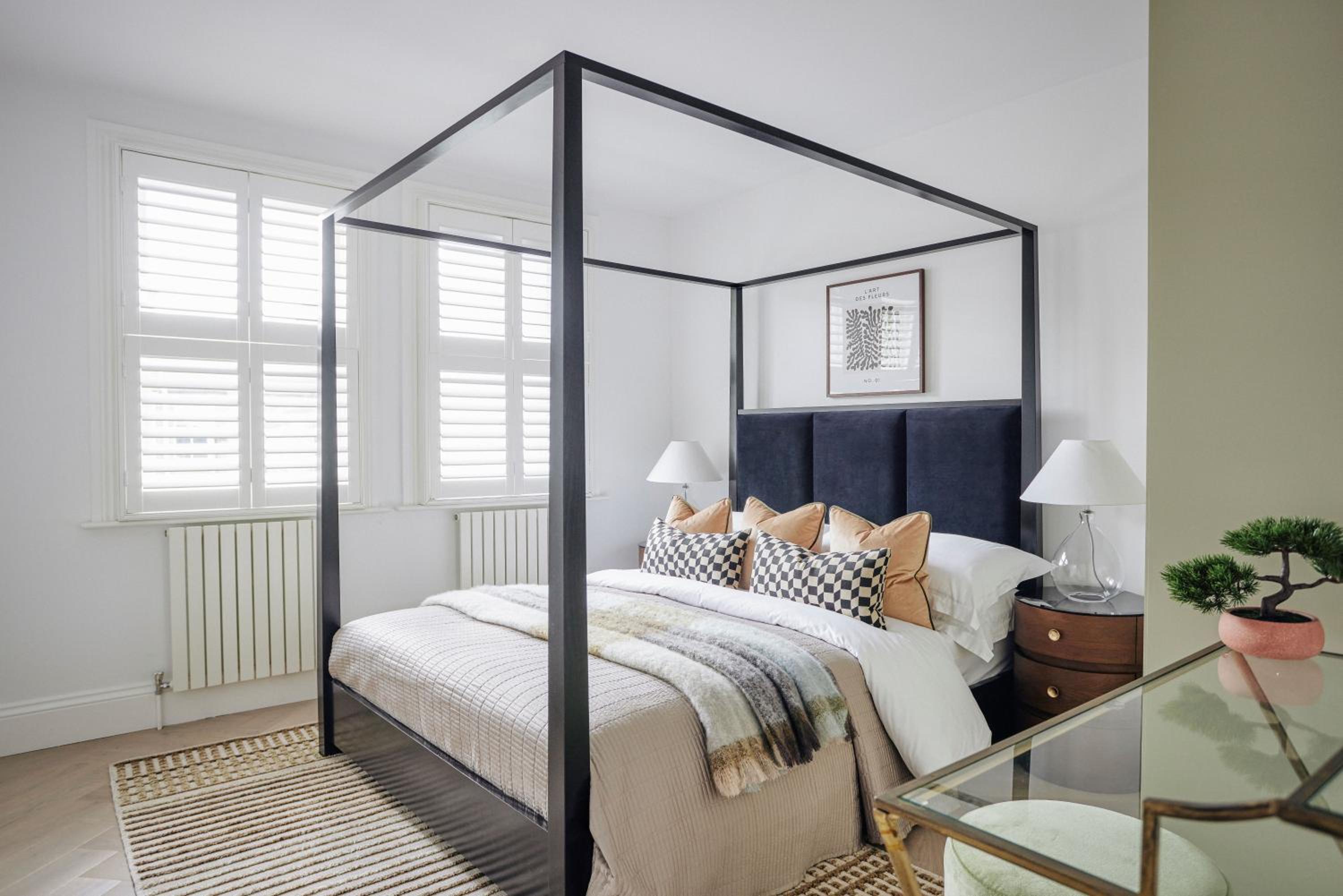Luxury Fulham Townhouse with a Bar & Games Room