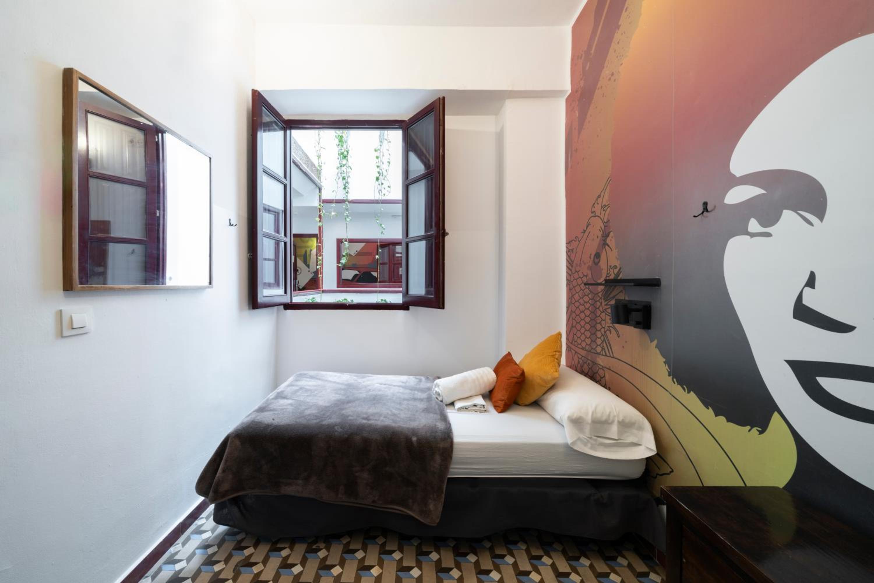 Home Youth Hostel by Feetup Hostels