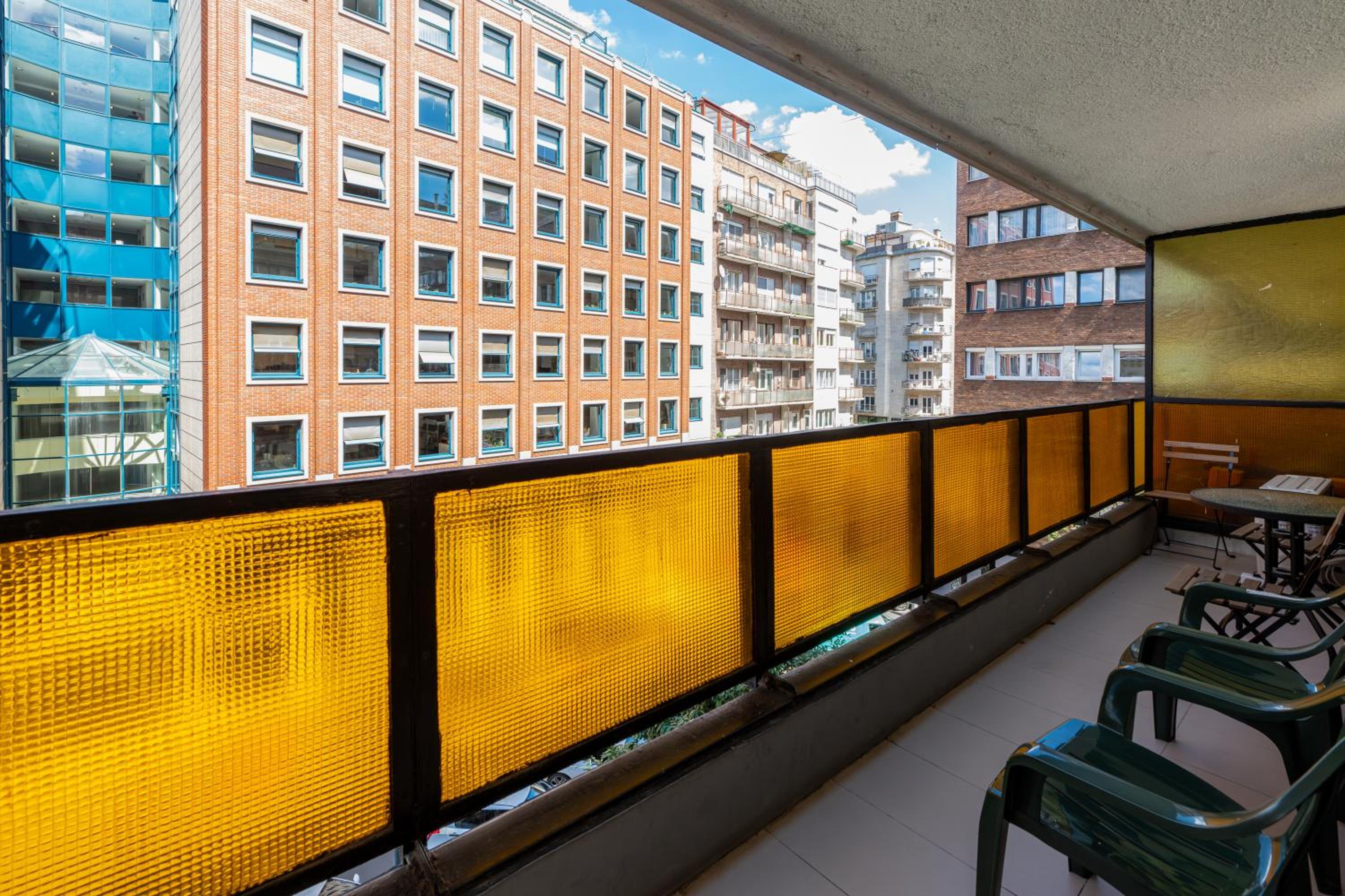 Rumbach 2022 Modern Apartment view 5