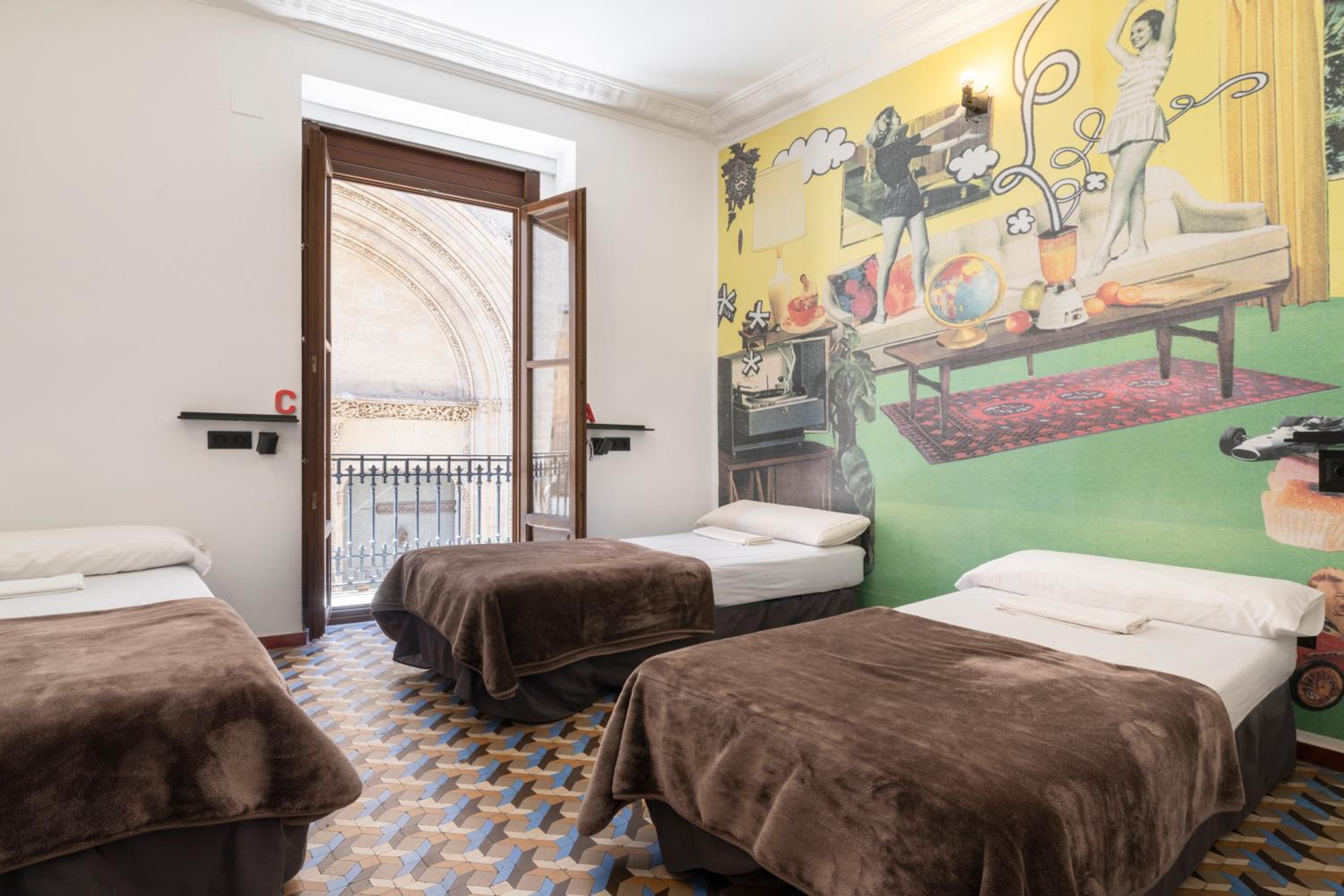 Home Youth Hostel by Feetup Hostels