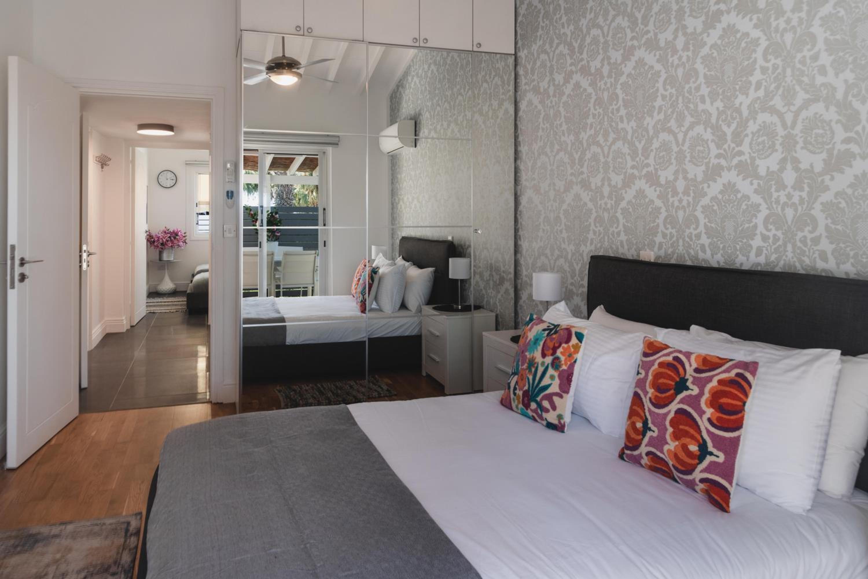 Phaedrus Living Luxury Botanic Residence