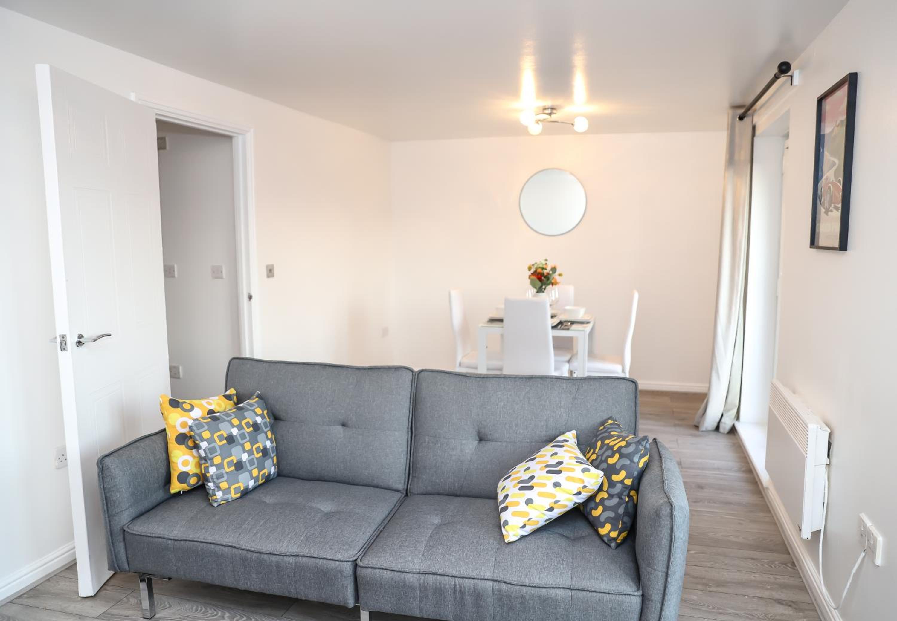 Stylish Flat by SN Homes - Zone 4 Abbey Wood London view 3