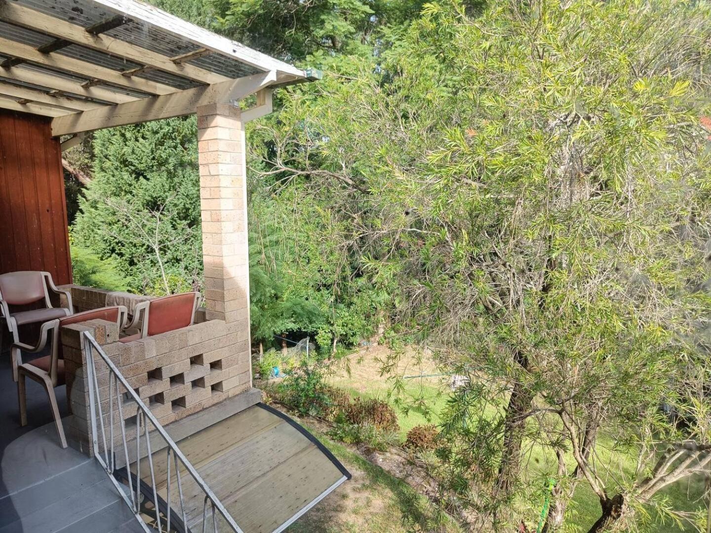 Comfortable Room in Peaceful and Spacious Beecroft Home B1